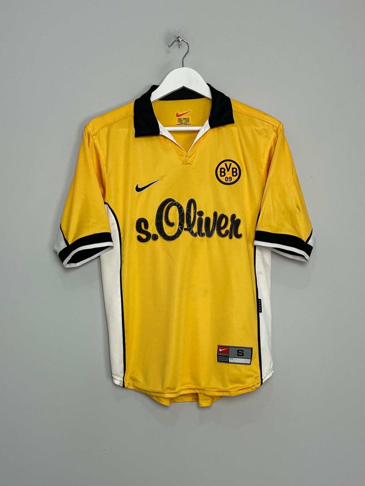 Shop 1998/00 DORTMUND HOME SHIRT (S) NIKE, classic football shirts, vintage football shirts & retro soccer jerseys at Cult Kits