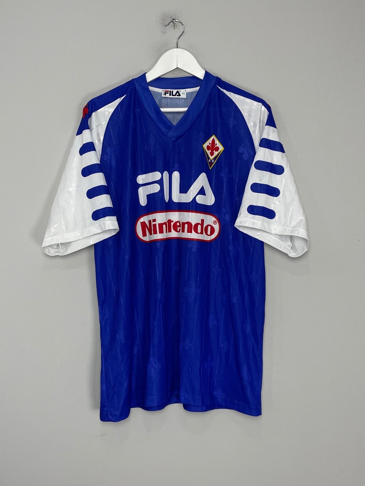 Shop 1998/00 FIORENTINA TRAINING SHIRT (XL) FILA, classic football shirts, vintage football shirts & retro soccer jerseys at Cult Kits