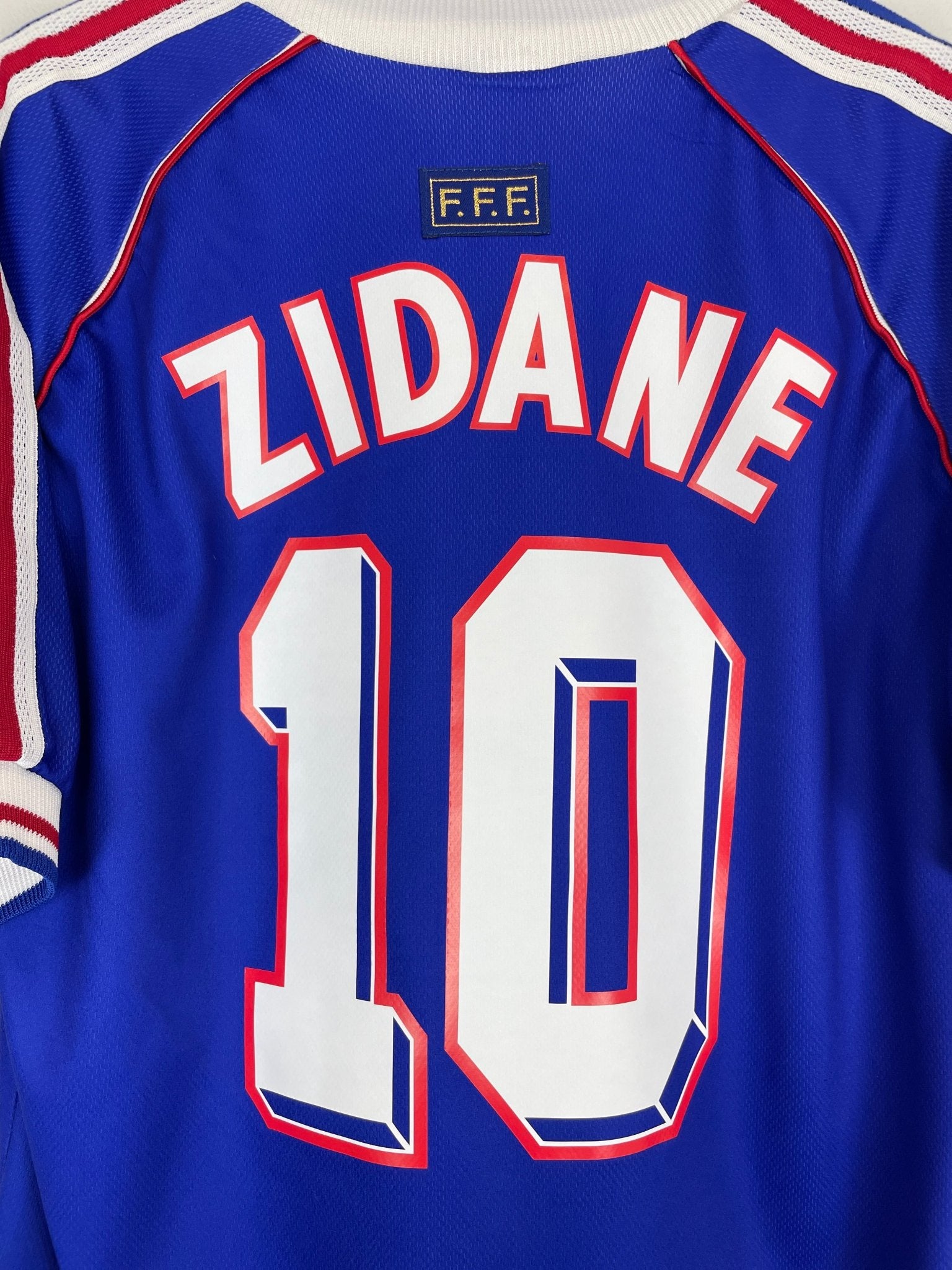 Shop 1998/00 FRANCE ZIDANE #10 *SPECIAL* HOME SHIRT (XL) ADIDAS, classic football shirts, vintage football shirts & retro soccer jerseys at Cult Kits