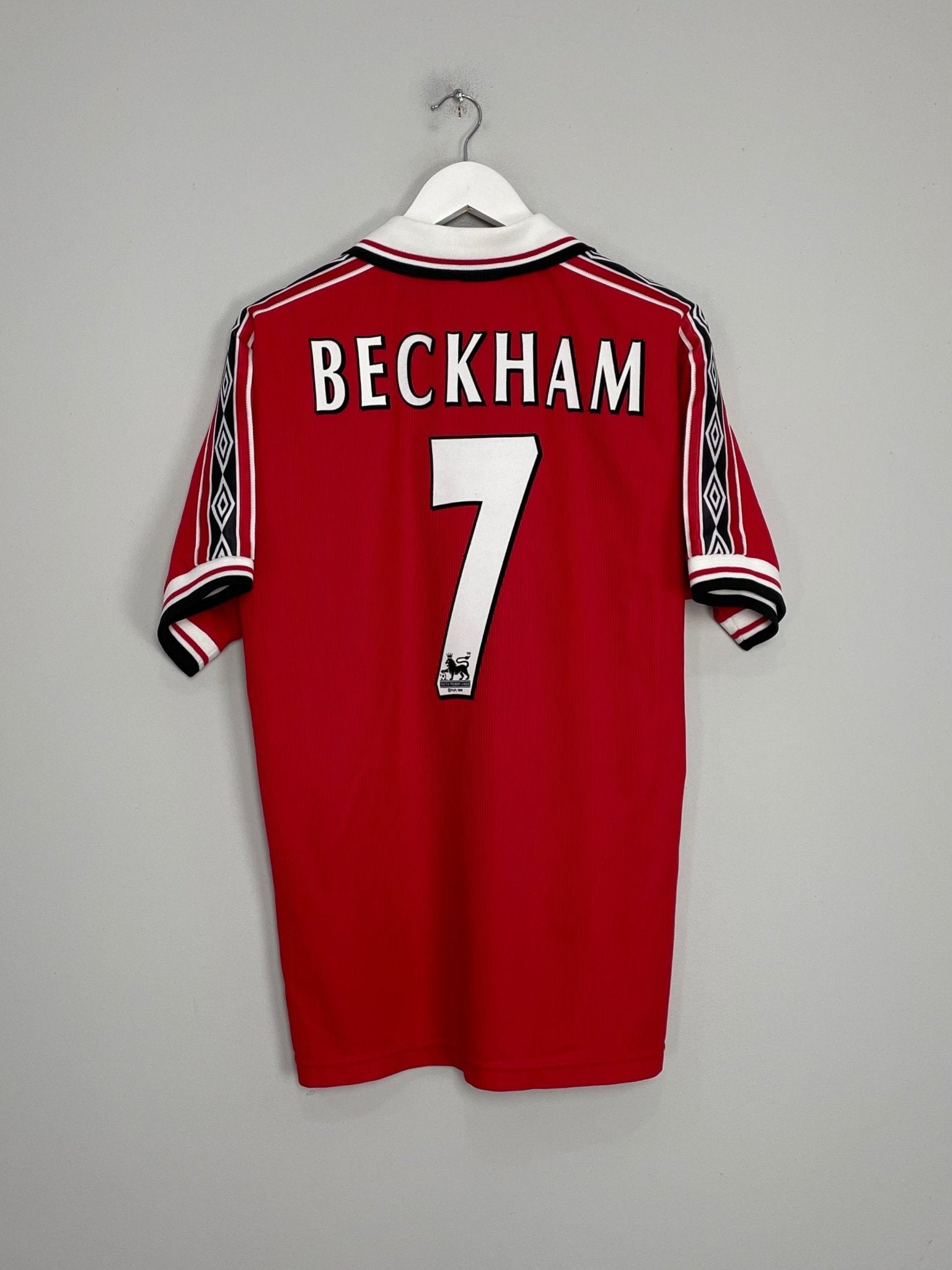 Shop 1998/00 MANCHESTER UNITED BECKHAM #7 HOME SHIRT (L) UMBRO, classic football shirts, vintage football shirts & retro soccer jerseys at Cult Kits