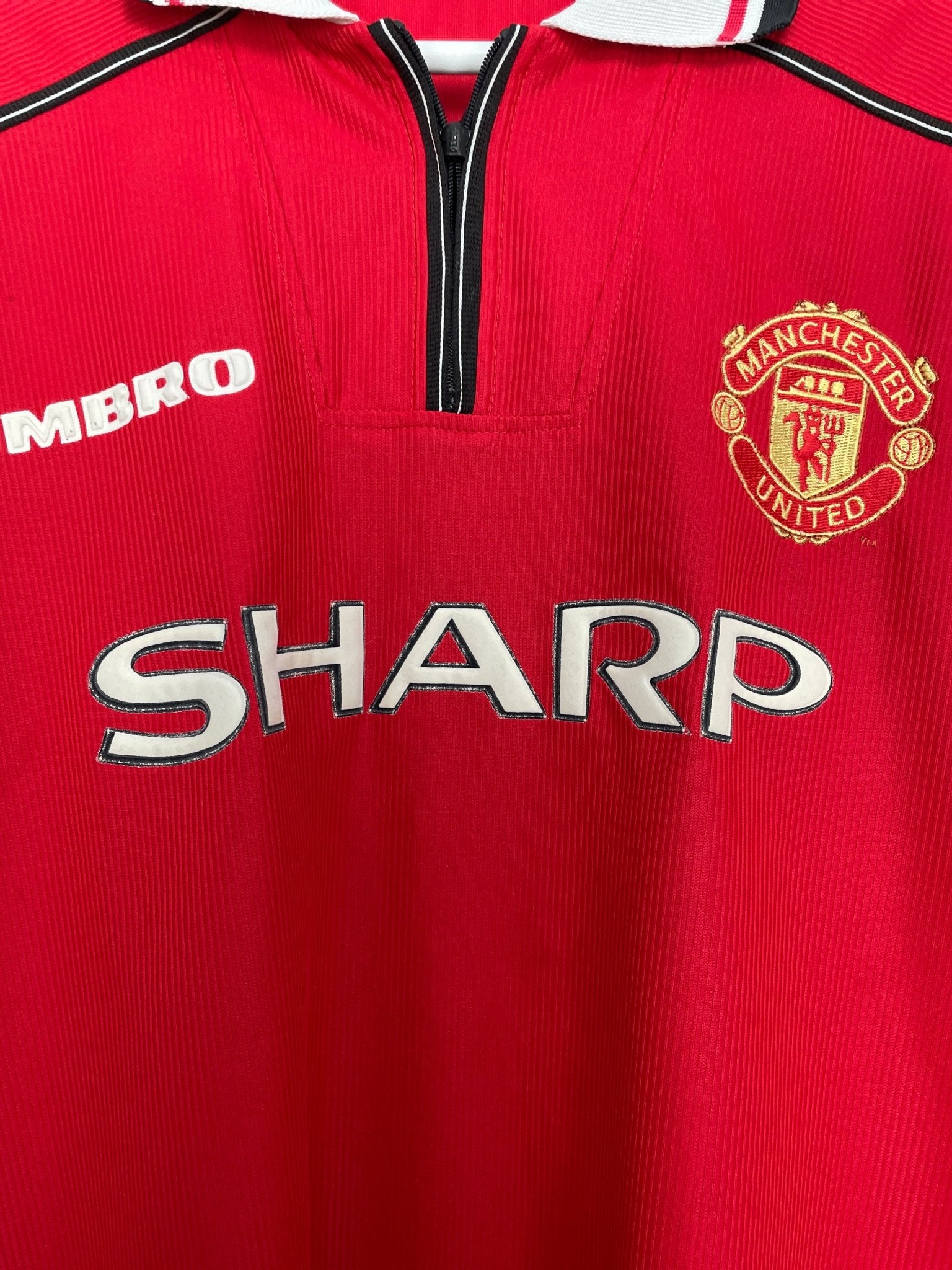 Shop 1998/00 MANCHESTER UNITED BECKHAM #7 HOME SHIRT (L) UMBRO, classic football shirts, vintage football shirts & retro soccer jerseys at Cult Kits
