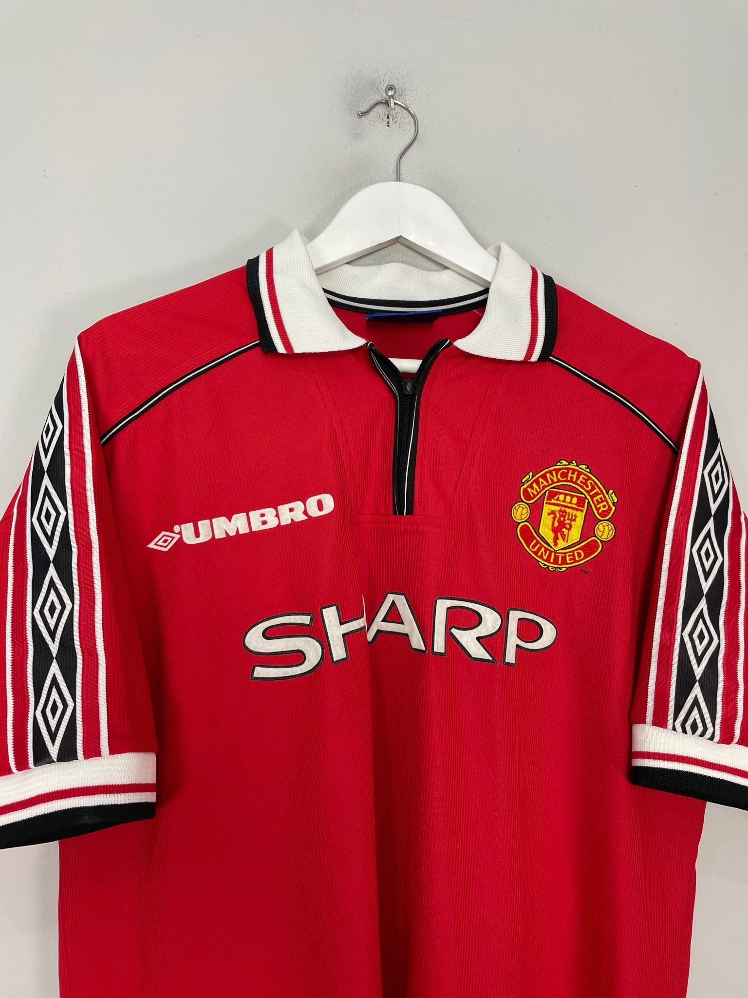 Shop 1998/00 MANCHESTER UNITED BECKHAM #7 HOME SHIRT (XL) UMBRO, classic football shirts, vintage football shirts & retro soccer jerseys at Cult Kits