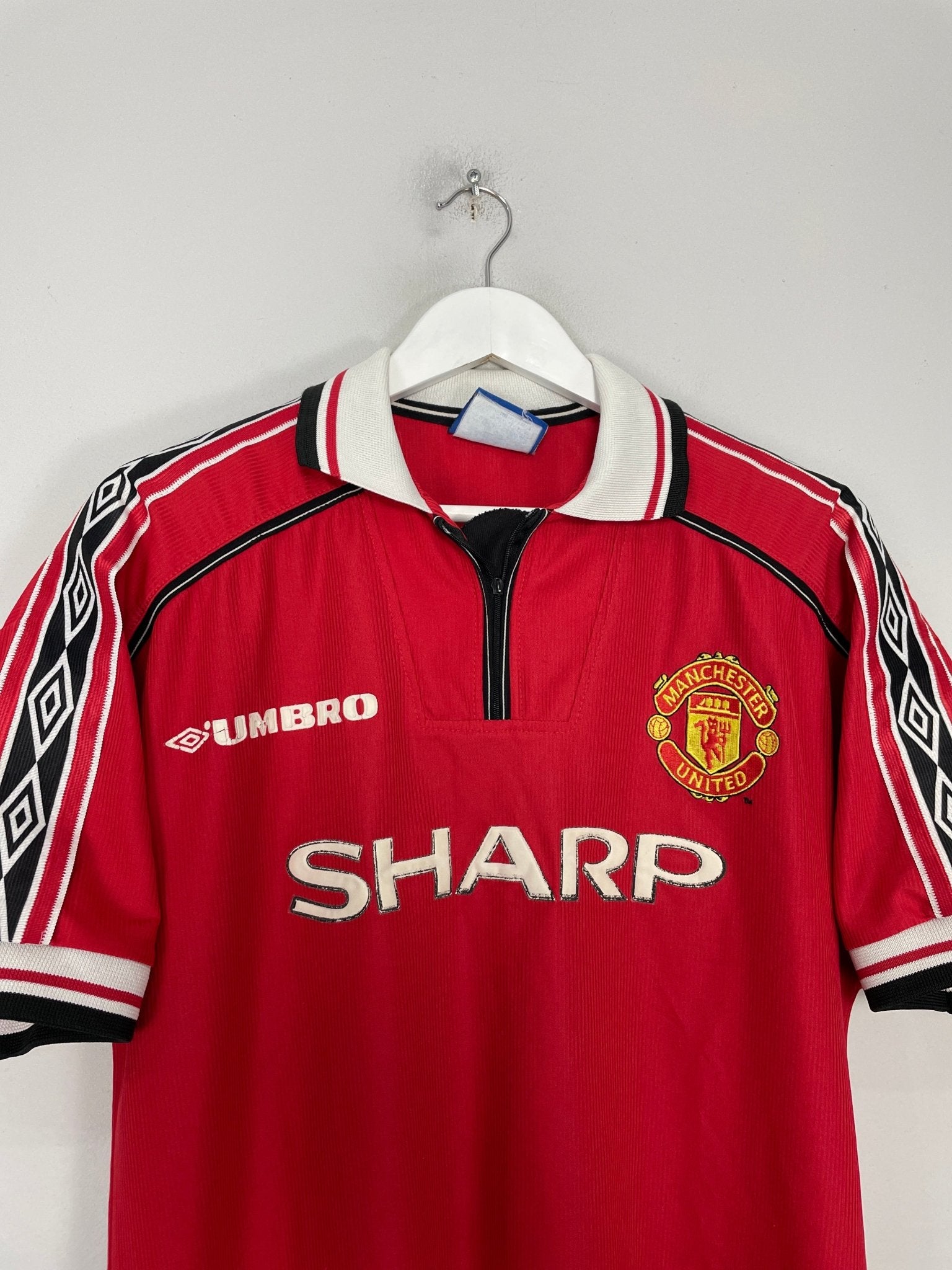 Shop 1998/00 MANCHESTER UNITED HOME SHIRT (L) UMBRO, classic football shirts, vintage football shirts & retro soccer jerseys at Cult Kits