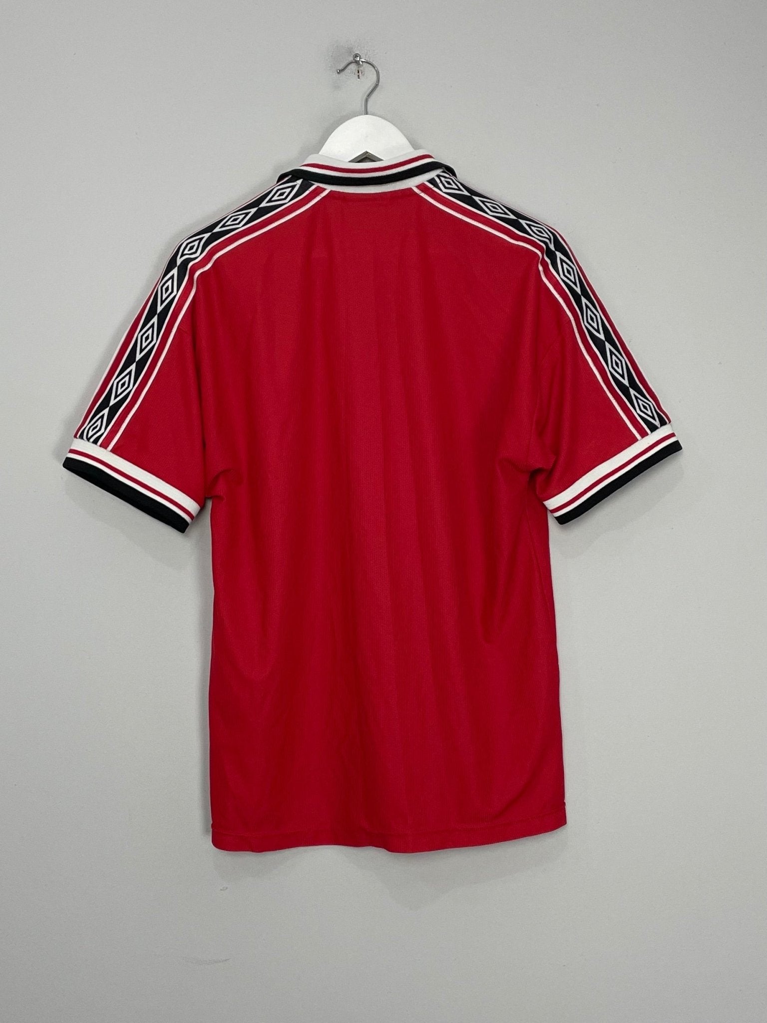 Shop 1998/00 MANCHESTER UNITED HOME SHIRT (L) UMBRO, classic football shirts, vintage football shirts & retro soccer jerseys at Cult Kits