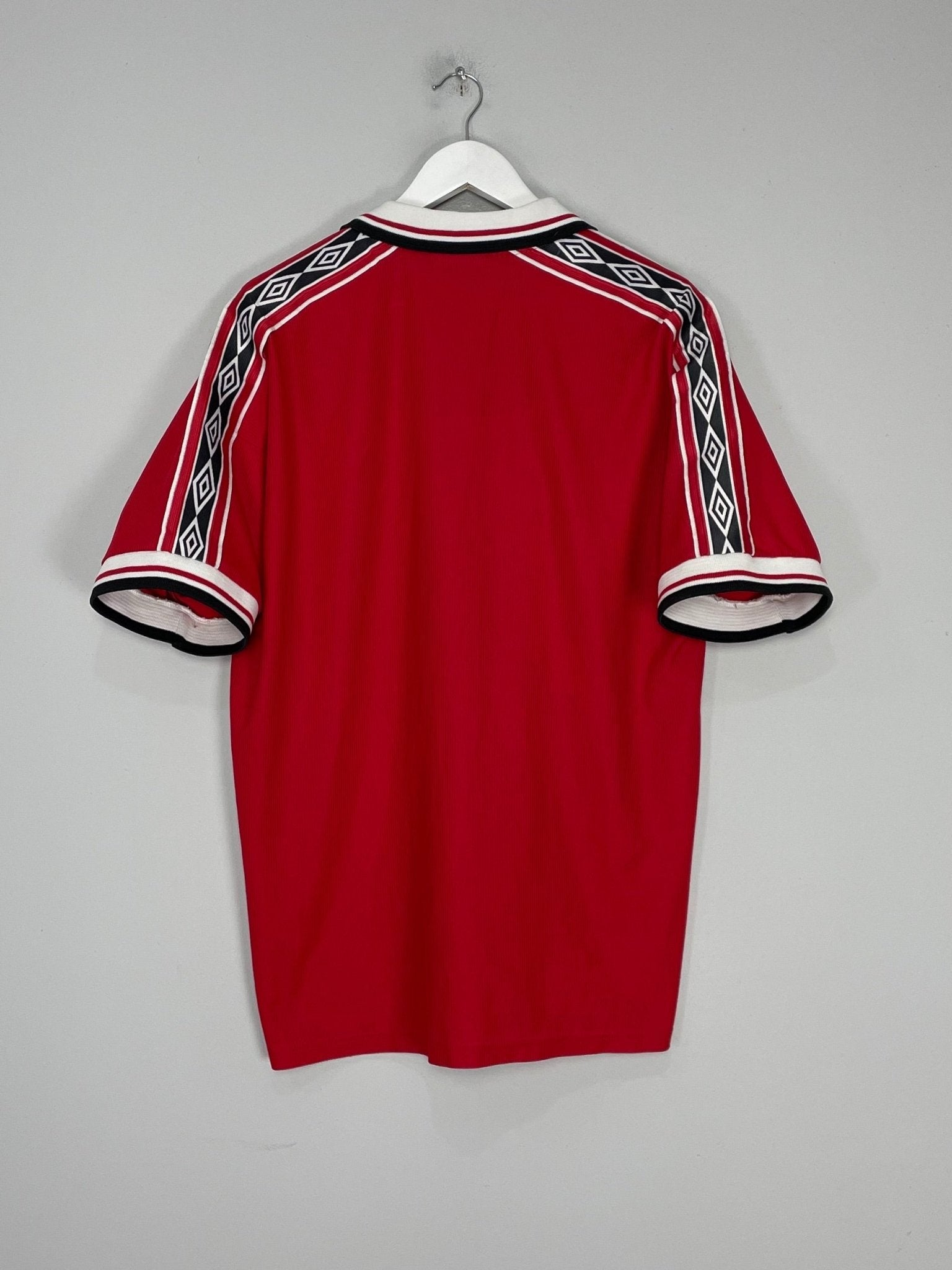 Shop 1998/00 MANCHESTER UNITED HOME SHIRT (XL) UMBRO, classic football shirts, vintage football shirts & retro soccer jerseys at Cult Kits