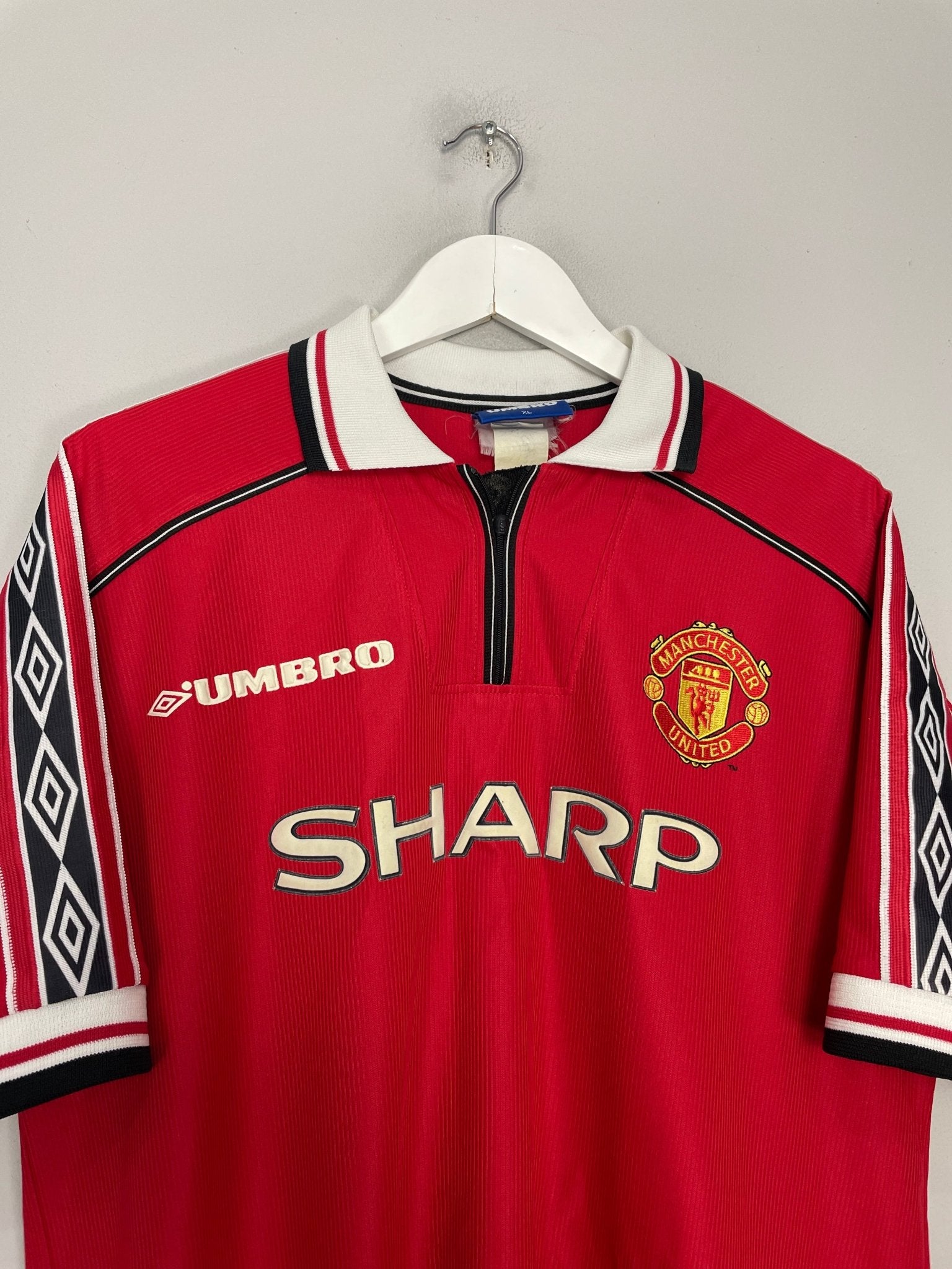 Shop 1998/00 MANCHESTER UNITED SOLSKJAER #20 HOME SHIRT (XL) UMBRO, classic football shirts, vintage football shirts & retro soccer jerseys at Cult Kits