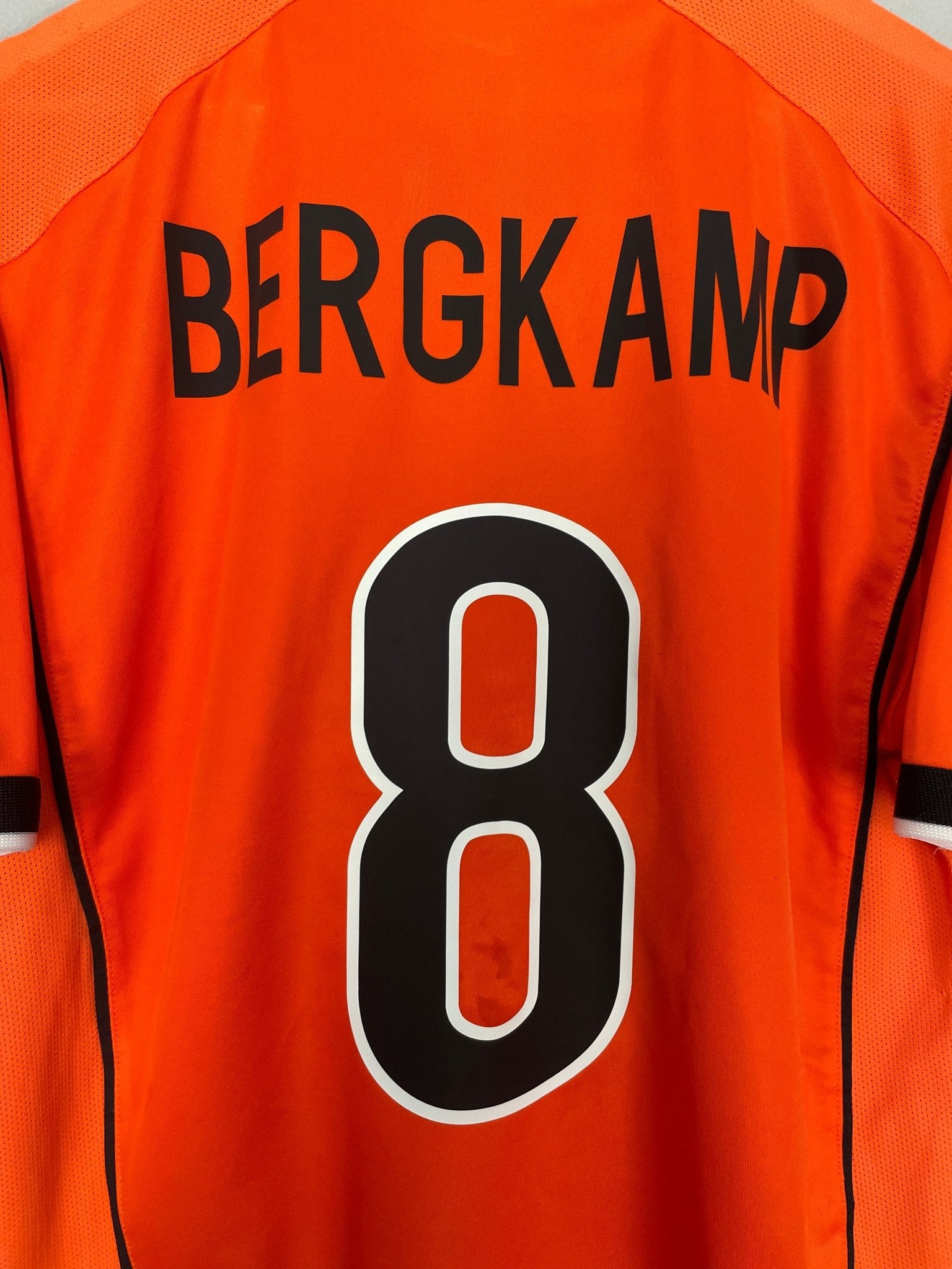 Shop 1998/00 NETHERLANDS BERGKAMP #8 HOME SHIRT (M) NIKE, classic football shirts, vintage football shirts & retro soccer jerseys at Cult Kits