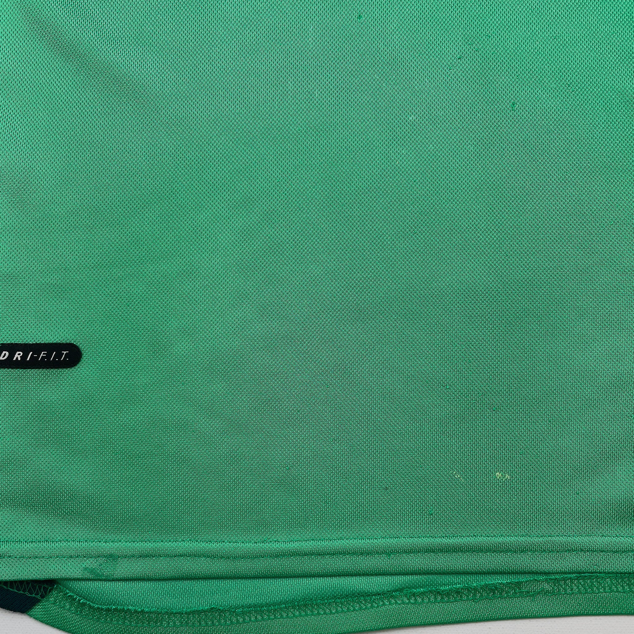 Buy 1998/00 Nigeria Okocha 10 Home Shirt (M) Nike ~ Free worldwide shipping available ~ Authentic Vintage Football Shirts from Cult Kits
