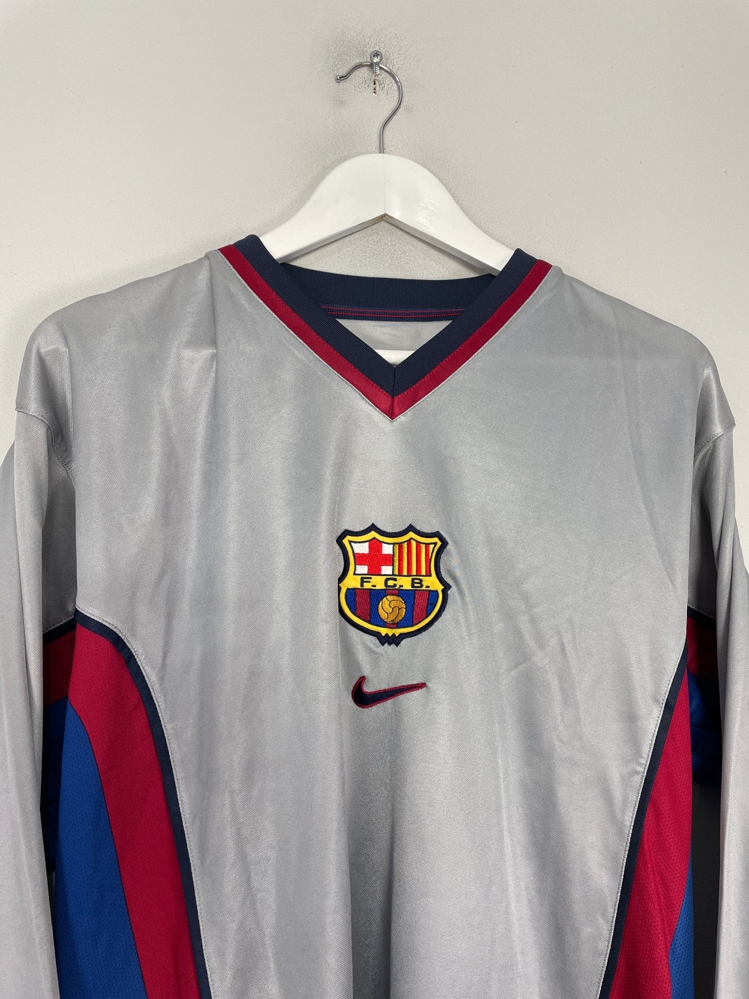 Shop 1998/01 BARCELONA #3 *PLAYER ISSUE* L/S AWAY SHIRT (XL) NIKE, classic football shirts, vintage football shirts & retro soccer jerseys at Cult Kits