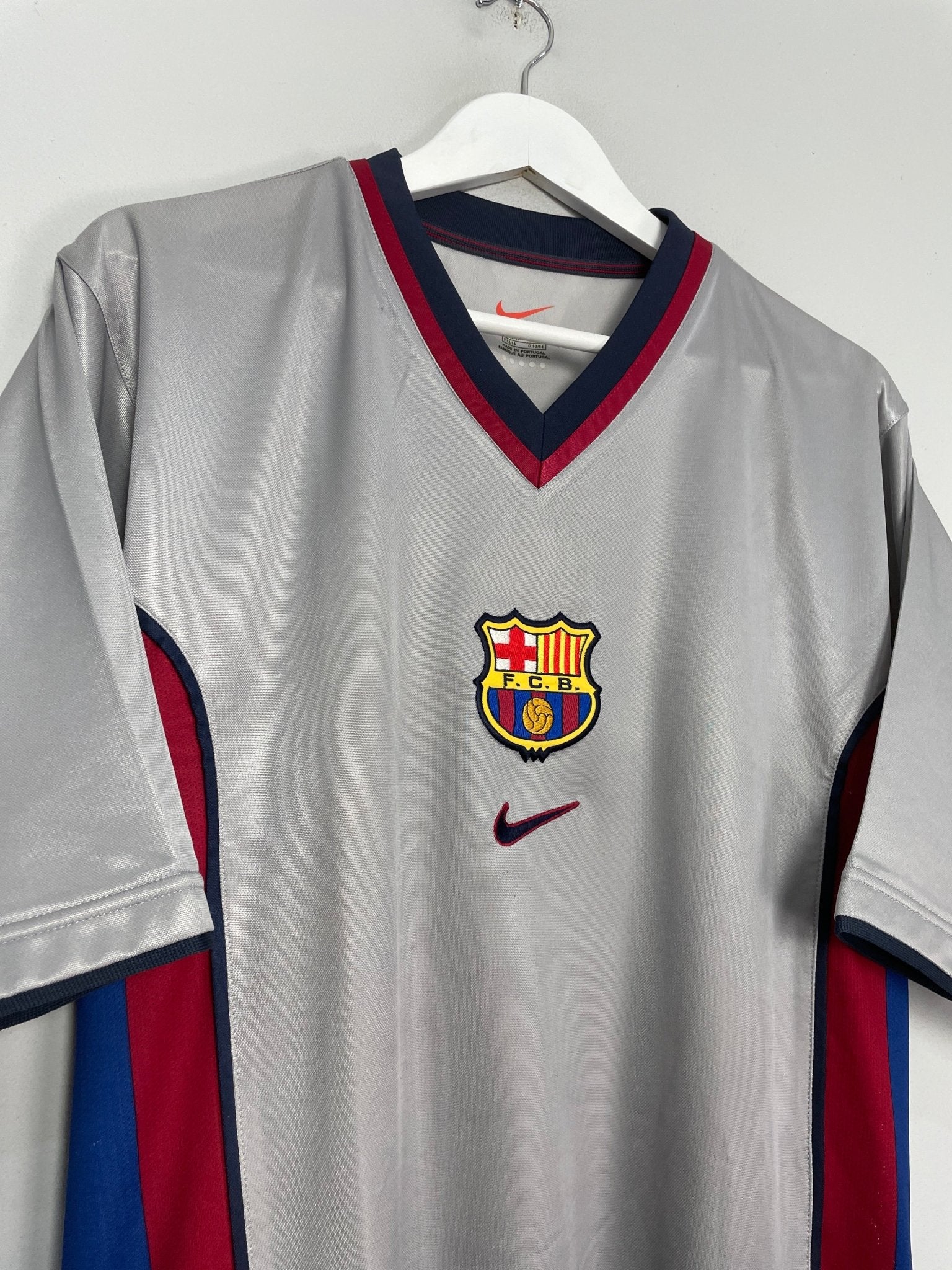 Shop 1998/01 BARCELONA AWAY SHIRT (L) NIKE, classic football shirts, vintage football shirts & retro soccer jerseys at Cult Kits