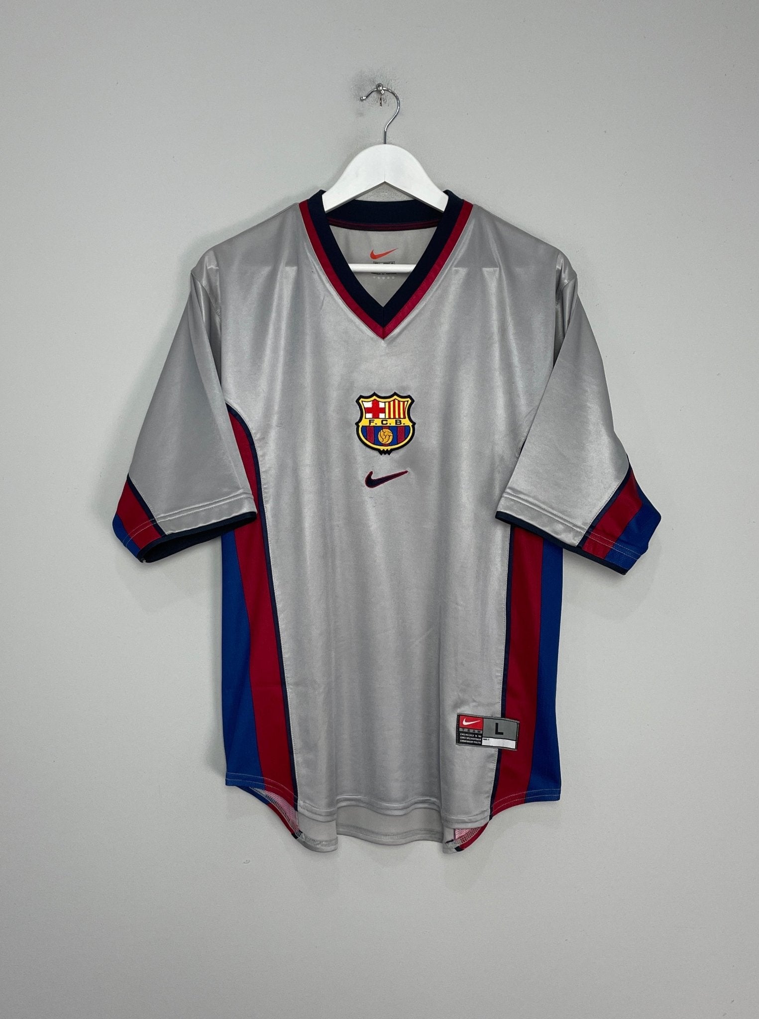 Shop 1998/01 BARCELONA AWAY SHIRT (L) NIKE, classic football shirts, vintage football shirts & retro soccer jerseys at Cult Kits
