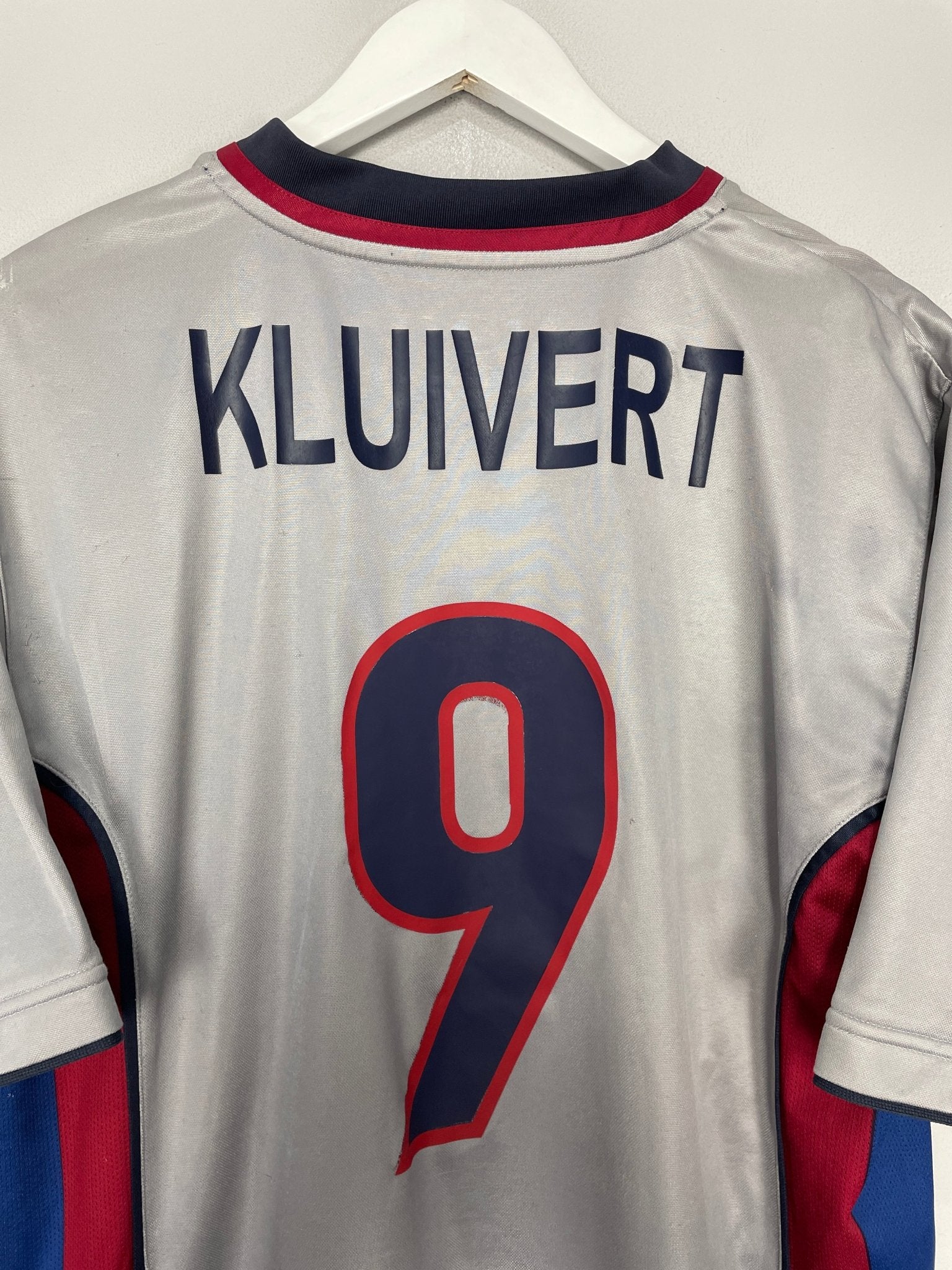 Shop 1998/01 BARCELONA KLUIVERT #9 AWAY SHIRT (L) NIKE, classic football shirts, vintage football shirts & retro soccer jerseys at Cult Kits