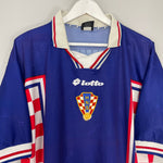 Shop 1998/01 CROATIA SUKER #9 HOME SHIRT (XL) LOTTO, classic football shirts, vintage football shirts & retro soccer jerseys at Cult Kits
