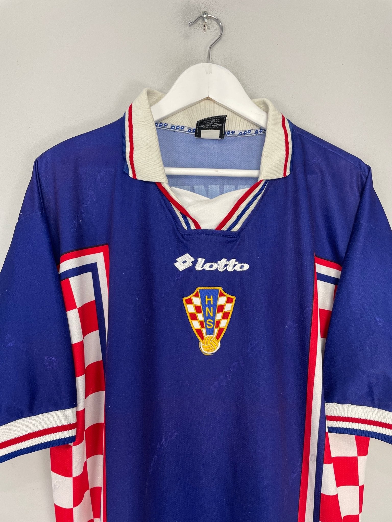 Shop 1998/01 CROATIA SUKER #9 HOME SHIRT (XL) LOTTO, classic football shirts, vintage football shirts & retro soccer jerseys at Cult Kits