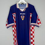 Shop 1998/01 CROATIA SUKER #9 HOME SHIRT (XL) LOTTO, classic football shirts, vintage football shirts & retro soccer jerseys at Cult Kits