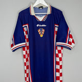 Shop 1998/01 CROATIA SUKER #9 HOME SHIRT (XL) LOTTO, classic football shirts, vintage football shirts & retro soccer jerseys at Cult Kits