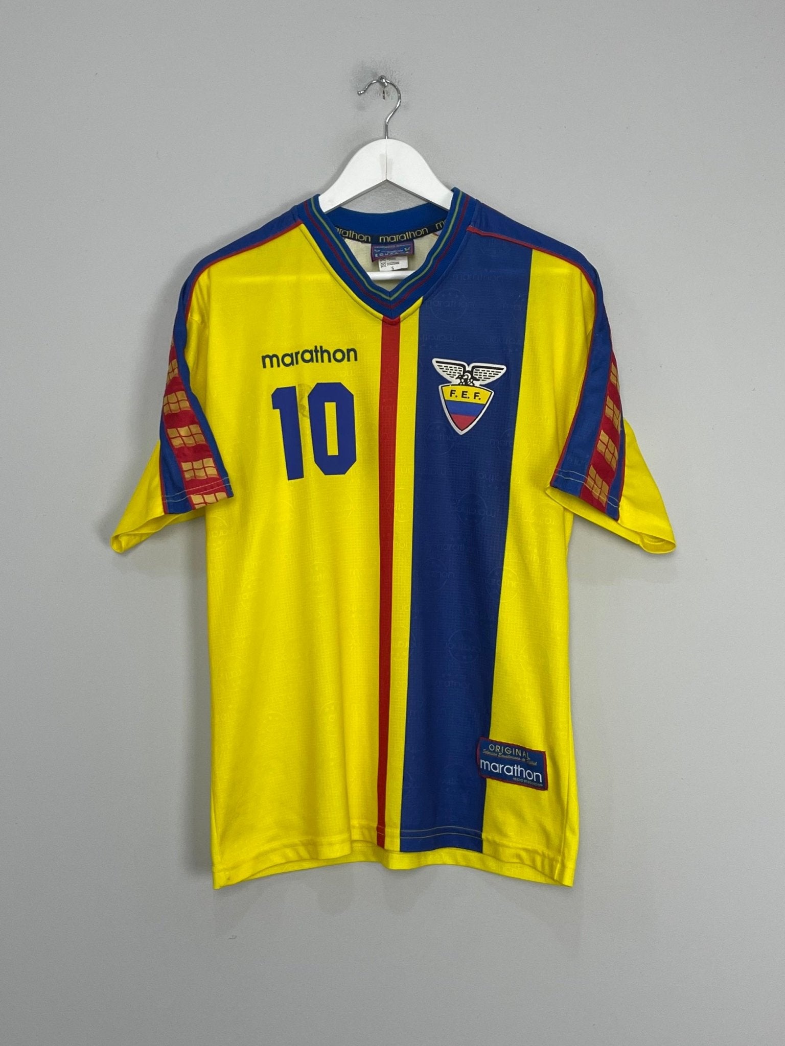 Shop 1998/01 ECUADOR A.AGUINAGA #10 HOME SHIRT (S) MARATHON, classic football shirts, vintage football shirts & retro soccer jerseys at Cult Kits