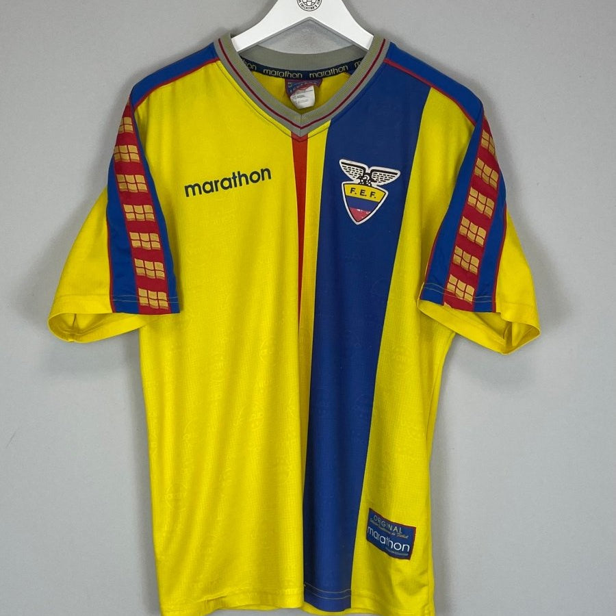 1998/01 ECUADOR HOME SHIRT (M) MARATHON - Cult Kits - Medium - Buy Vintage Football Shirts, Authentic Retro Football Shirts For Sale, Classic Football Shirts & Soccer Jersey