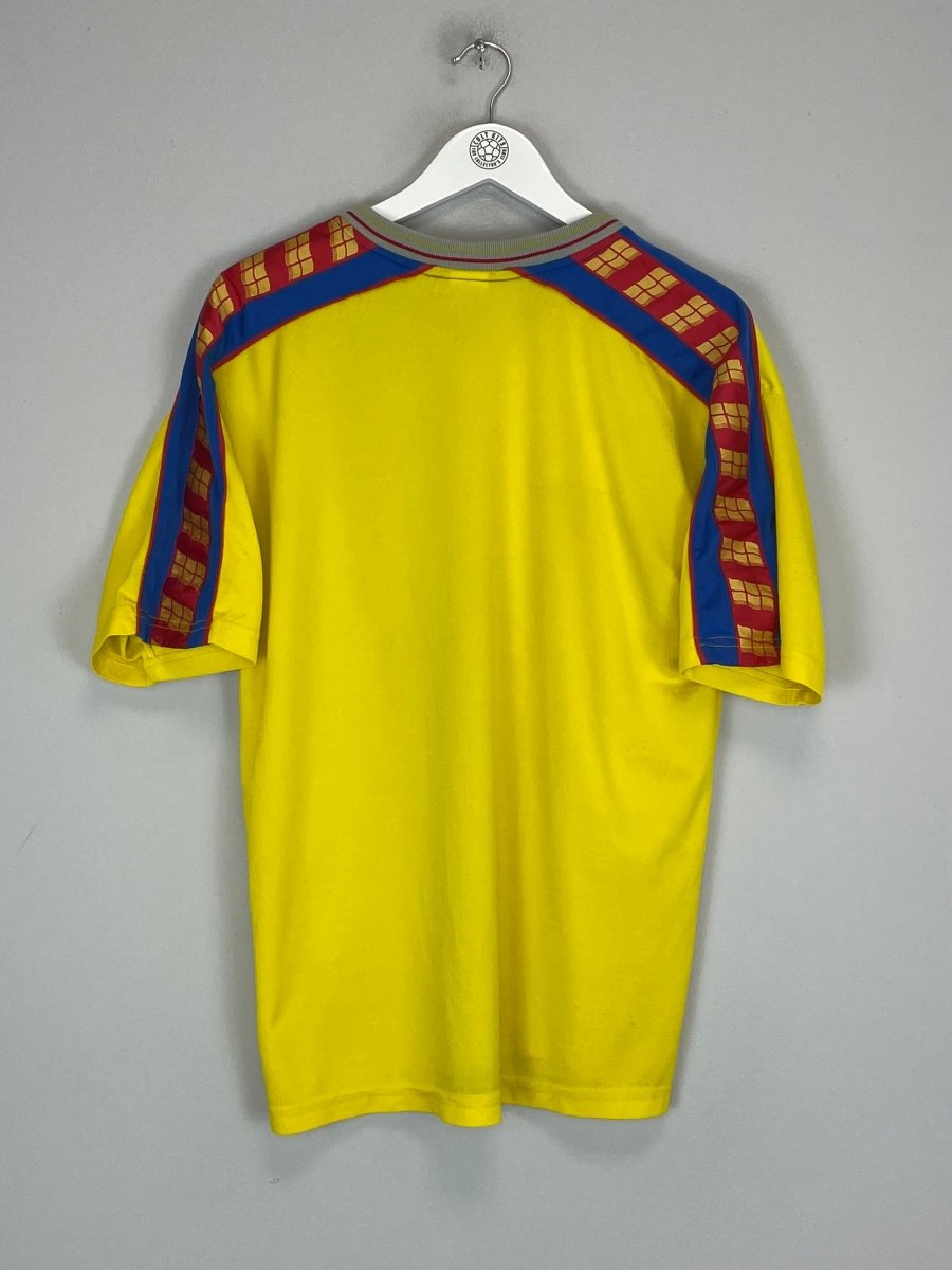 1998/01 ECUADOR HOME SHIRT (M) MARATHON - Cult Kits - Medium - Buy Vintage Football Shirts, Authentic Retro Football Shirts For Sale, Classic Football Shirts & Soccer Jersey