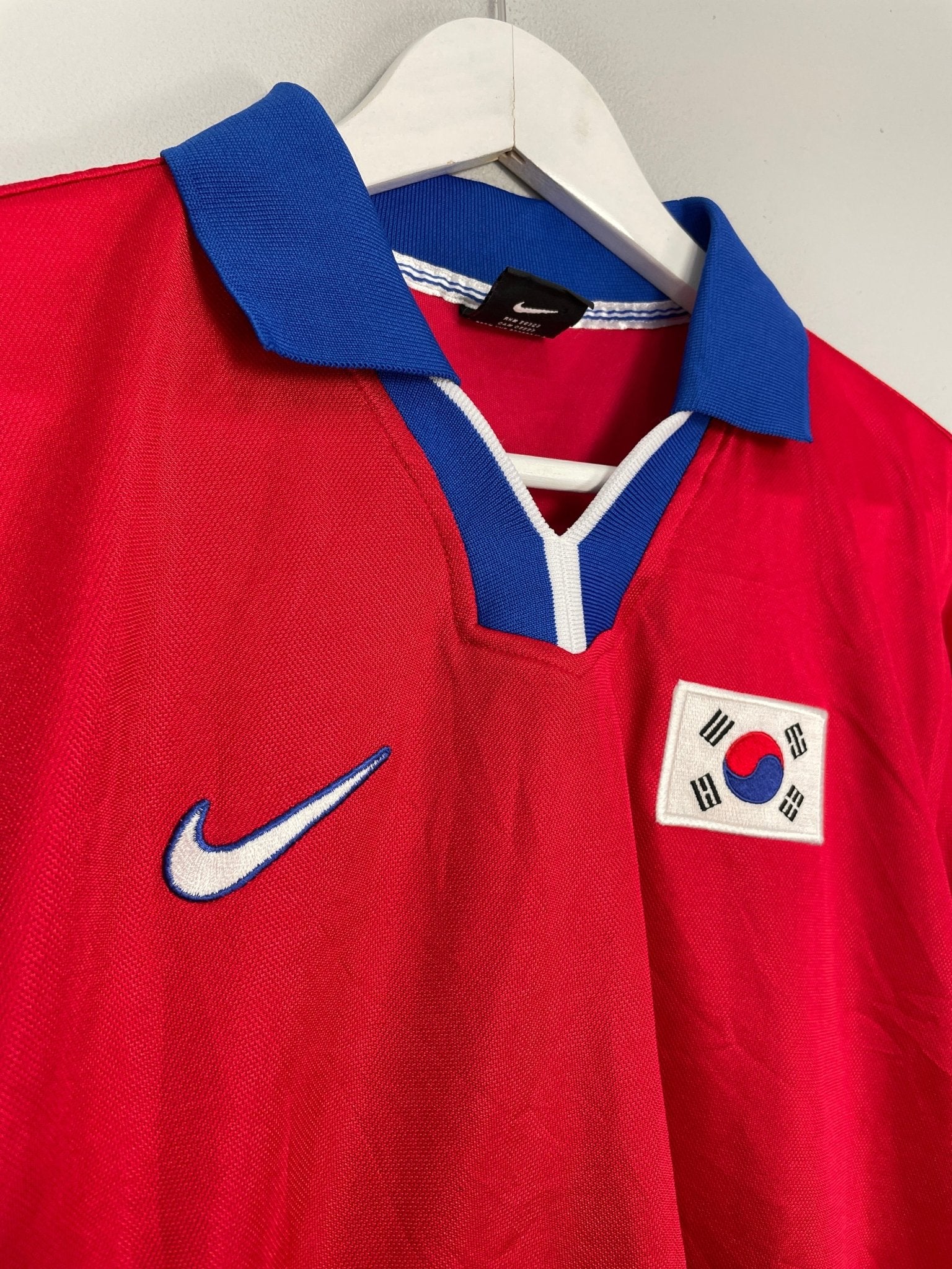 Shop 1998/01 SOUTH KOREA L/S HOME SHIRT (M) NIKE, classic football shirts, vintage football shirts & retro soccer jerseys at Cult Kits