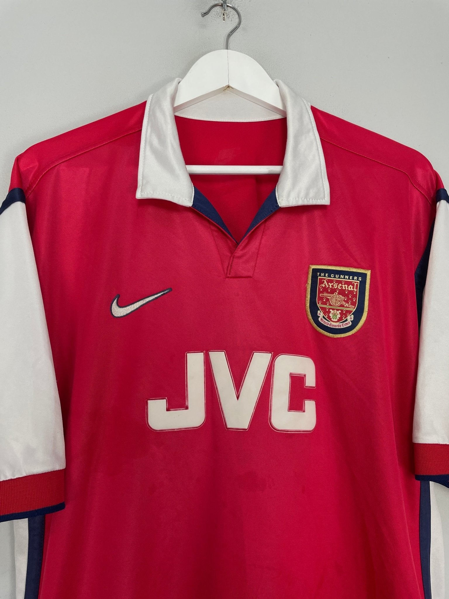 Shop 1998/99 ARSENAL HOME SHIRT (L) NIKE, classic football shirts, vintage football shirts & retro soccer jerseys at Cult Kits
