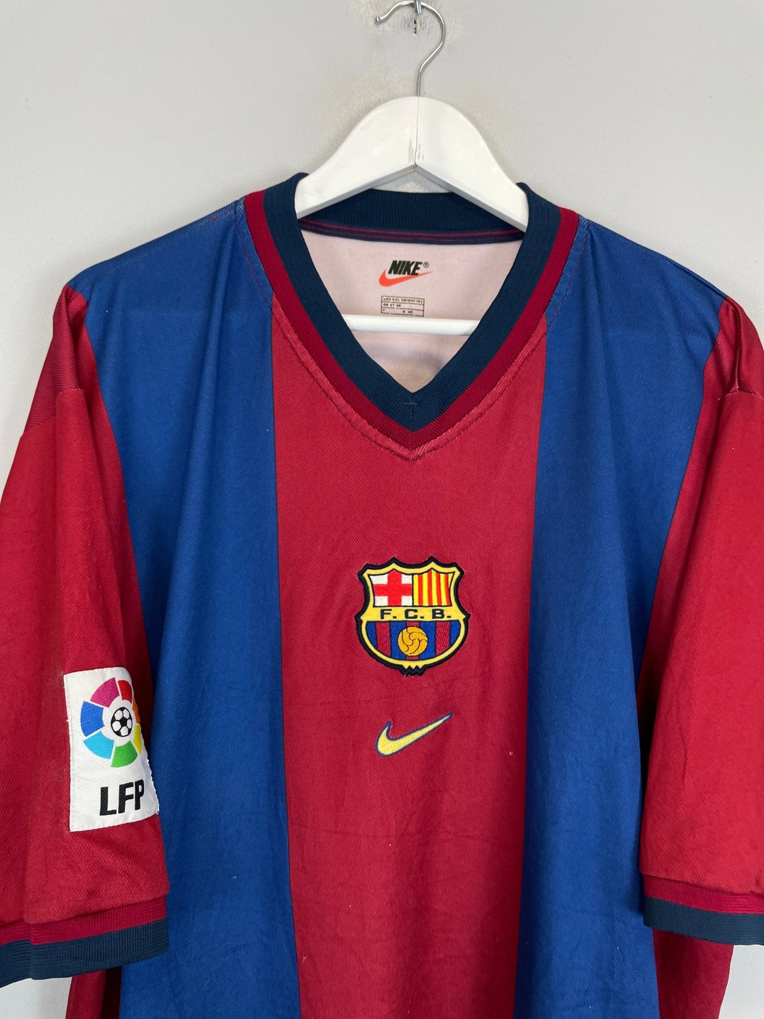 Shop 1998/99 BARCELONA LITMANEN #10 HOME SHIRT (XXL) NIKE, classic football shirts, vintage football shirts & retro soccer jerseys at Cult Kits