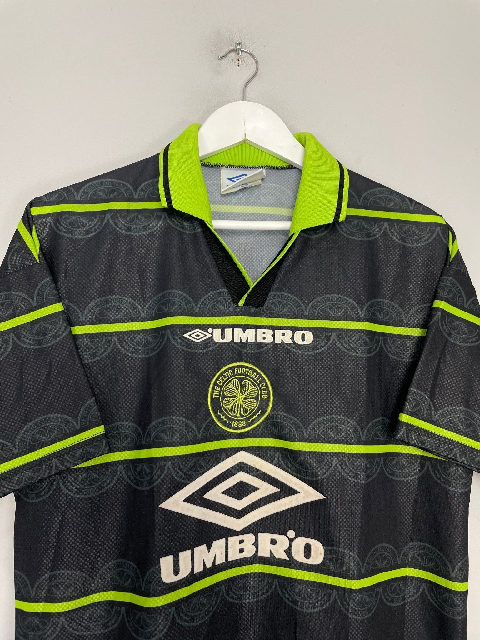 Shop 1998/99 CELTIC AWAY SHIRT (M) UMBRO, classic football shirts, vintage football shirts & retro soccer jerseys at Cult Kits