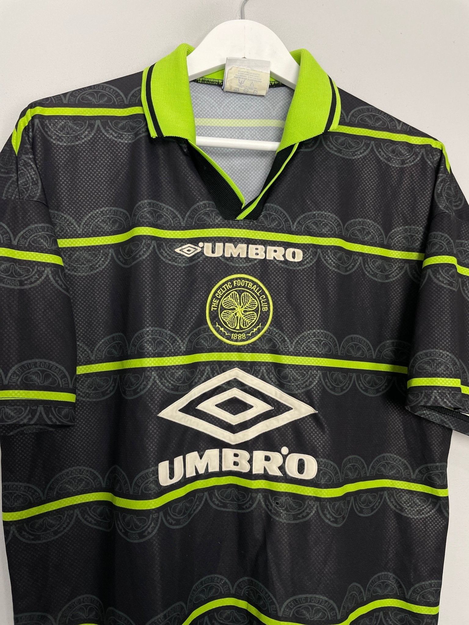 Shop 1998/99 CELTIC LARSSON #7 AWAY SHIRT (L) UMBRO, classic football shirts, vintage football shirts & retro soccer jerseys at Cult Kits