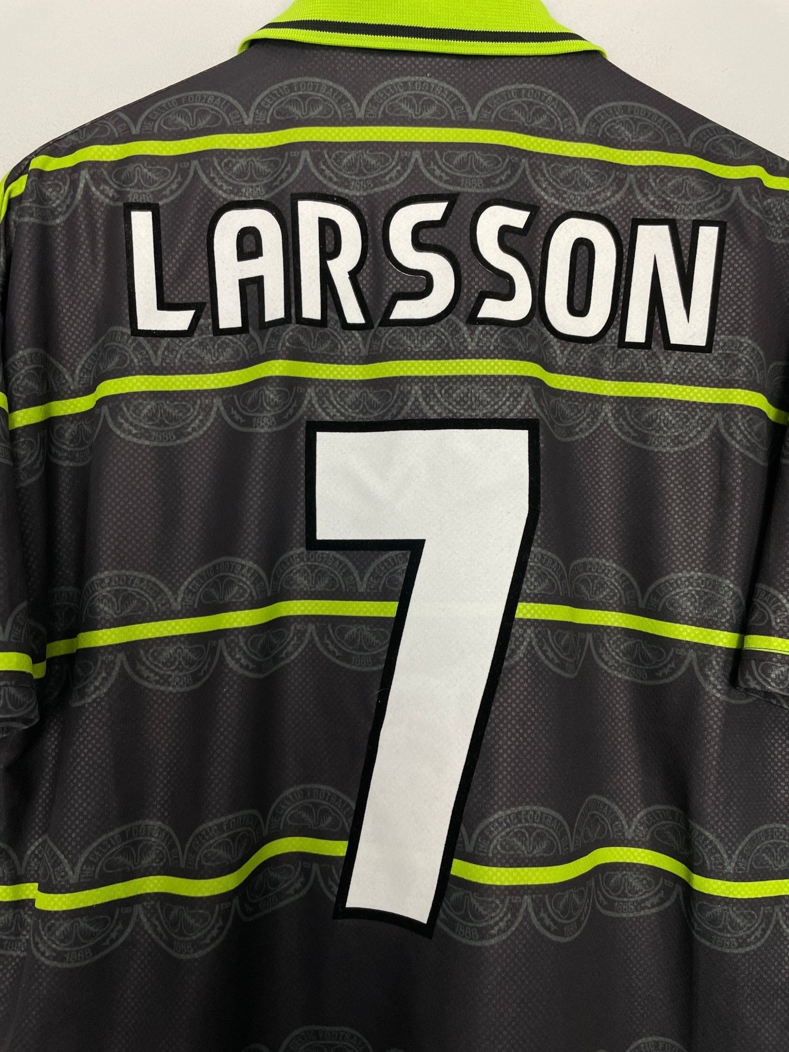 Shop 1998/99 CELTIC LARSSON #7 AWAY SHIRT (L) UMBRO, classic football shirts, vintage football shirts & retro soccer jerseys at Cult Kits