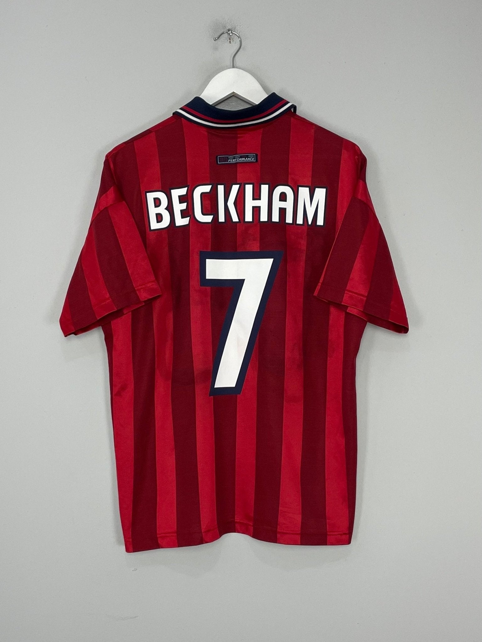 Shop 1998/99 ENGLAND BECKHAM #7 AWAY SHIRT (M) UMBRO, classic football shirts, vintage football shirts & retro soccer jerseys at Cult Kits
