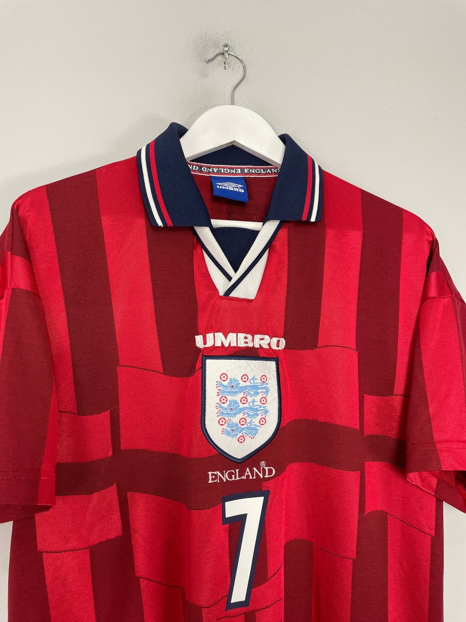 Shop 1998/99 ENGLAND BECKHAM #7 AWAY SHIRT (M) UMBRO, classic football shirts, vintage football shirts & retro soccer jerseys at Cult Kits