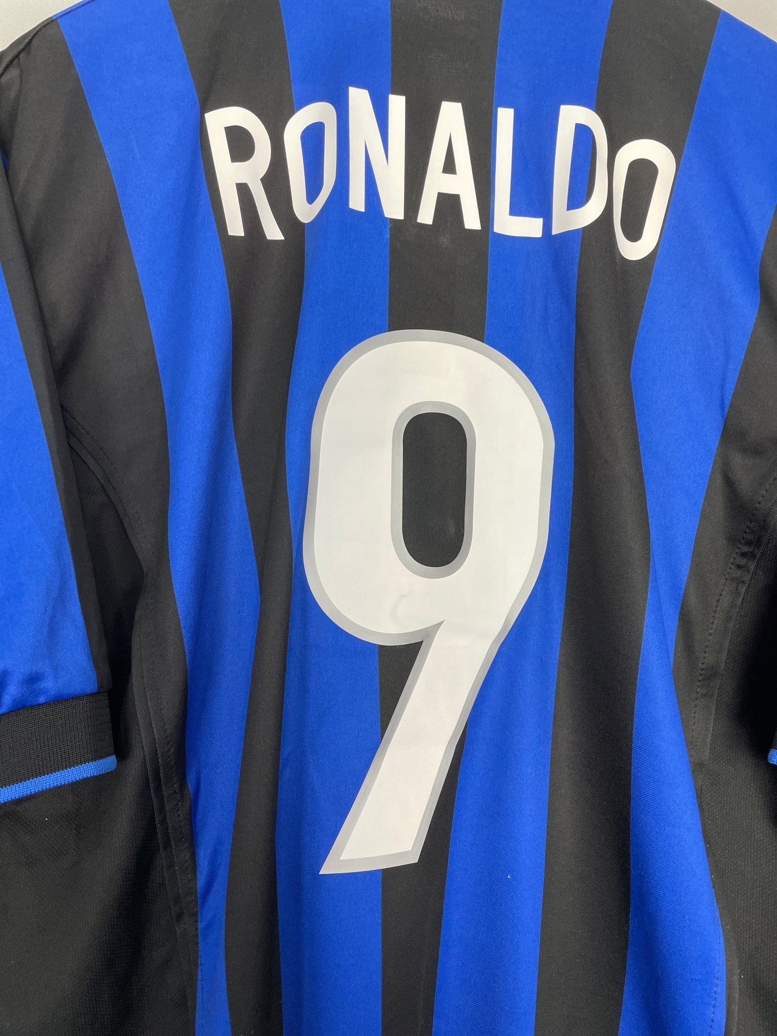 Shop 1998/99 INTER MILAN RONALDO #9 HOME SHIRT (L) NIKE, classic football shirts, vintage football shirts & retro soccer jerseys at Cult Kits