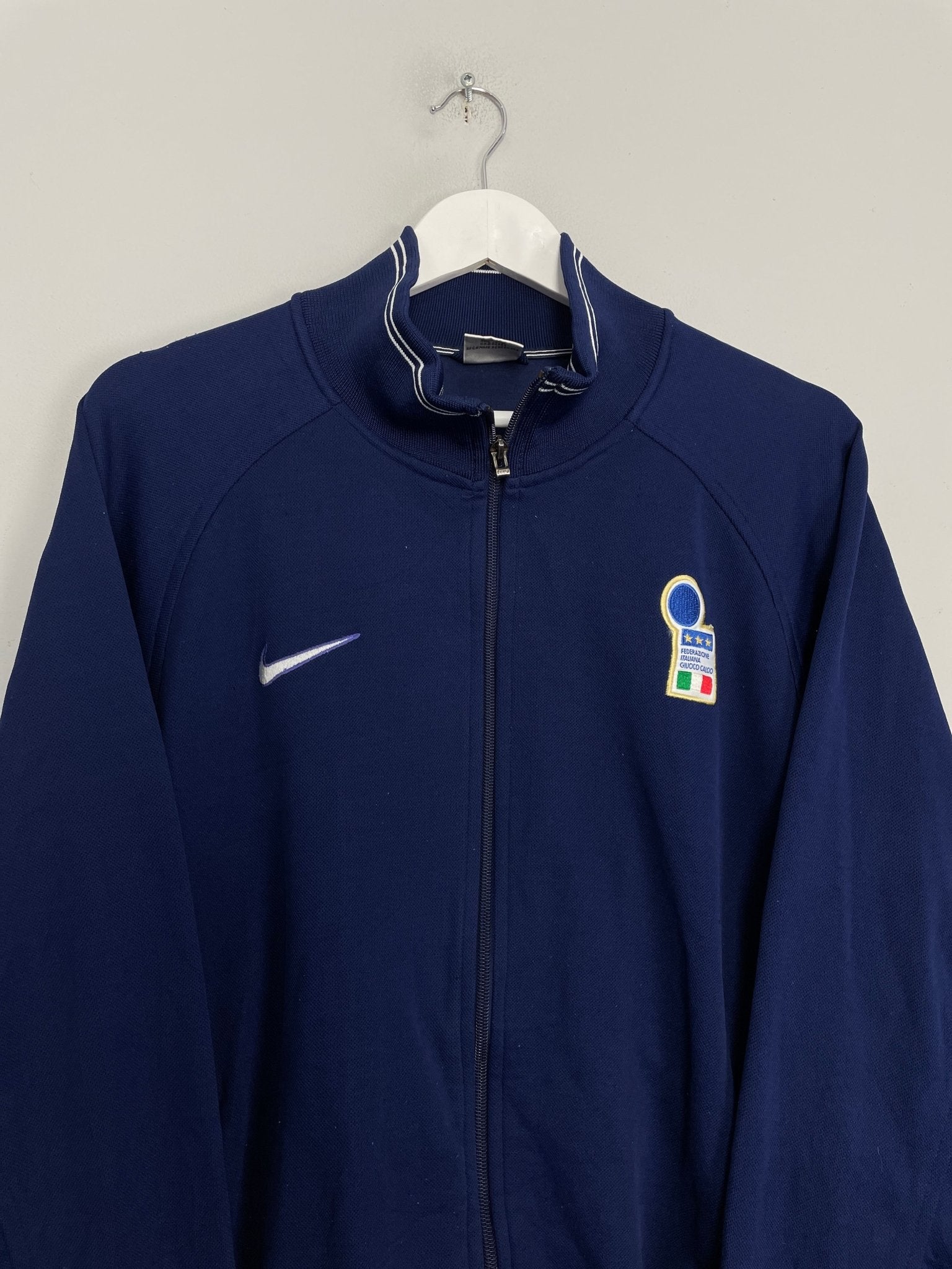 Shop 1998/99 ITALY TRACK JACKET (L) NIKE, classic football shirts, vintage football shirts & retro soccer jerseys at Cult Kits