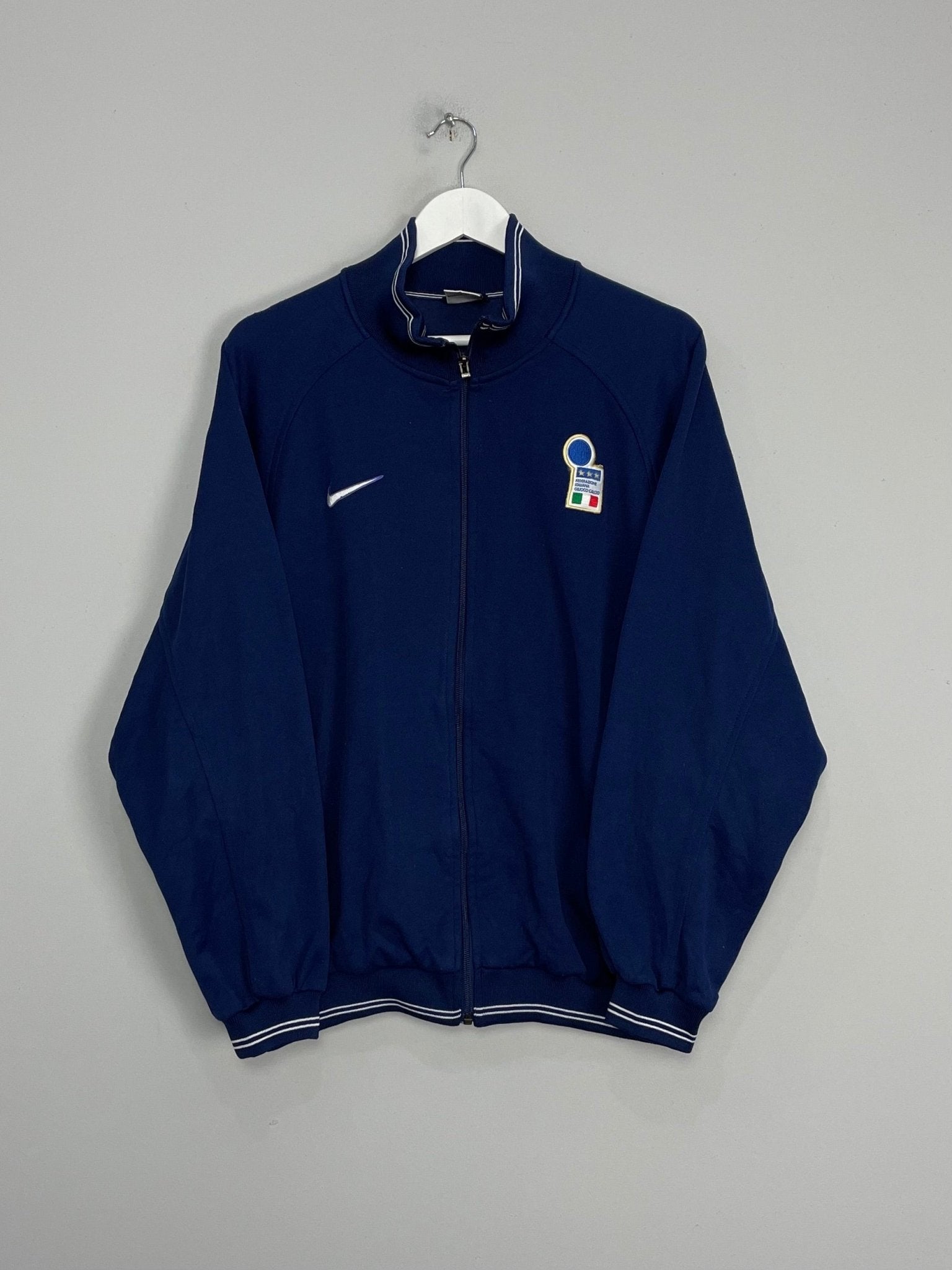 Shop 1998/99 ITALY TRACK JACKET (L) NIKE, classic football shirts, vintage football shirts & retro soccer jerseys at Cult Kits