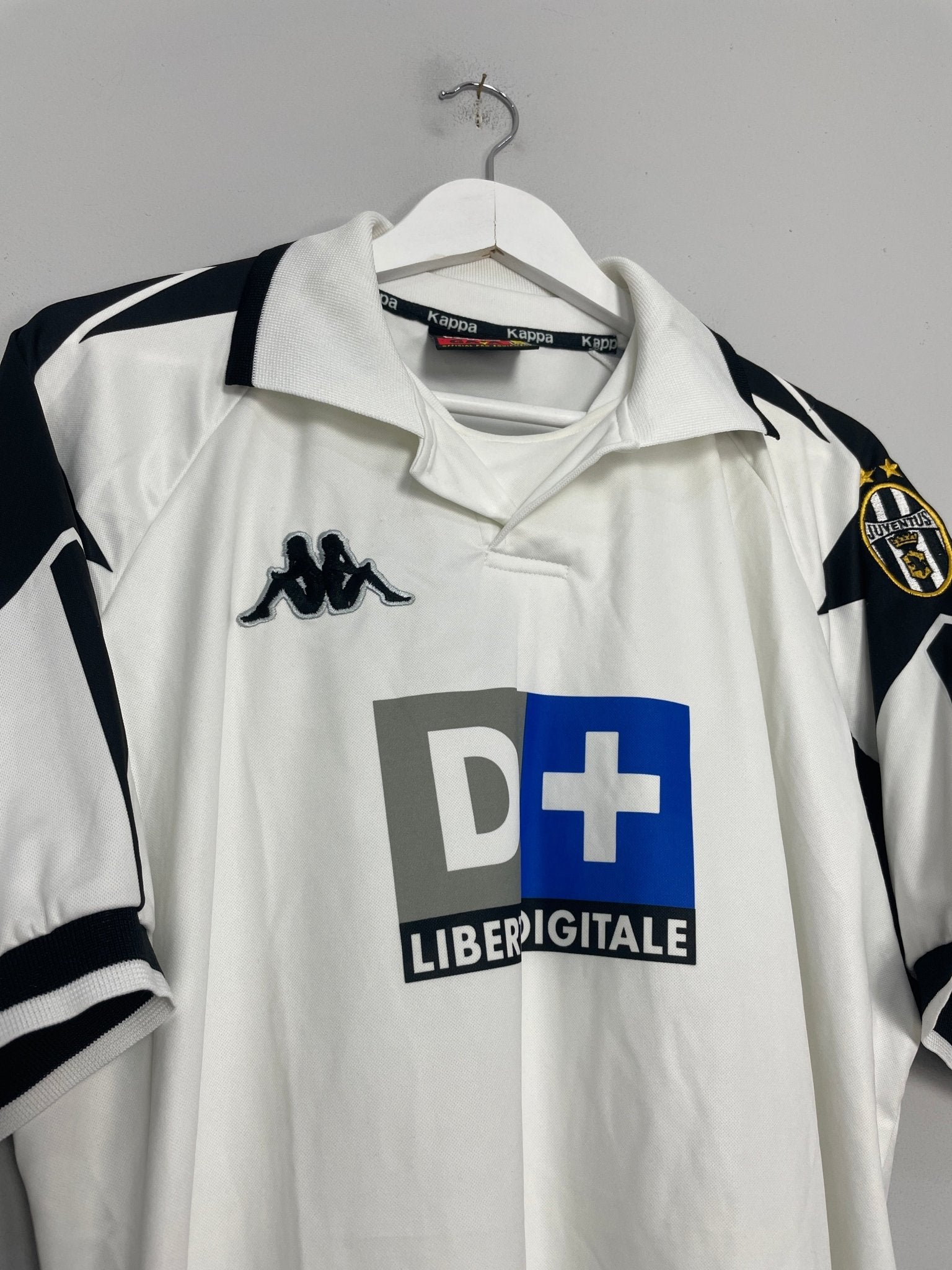 Shop 1998/99 JUVENTUS AWAY SHIRT (XXL) KAPPA, classic football shirts, vintage football shirts & retro soccer jerseys at Cult Kits