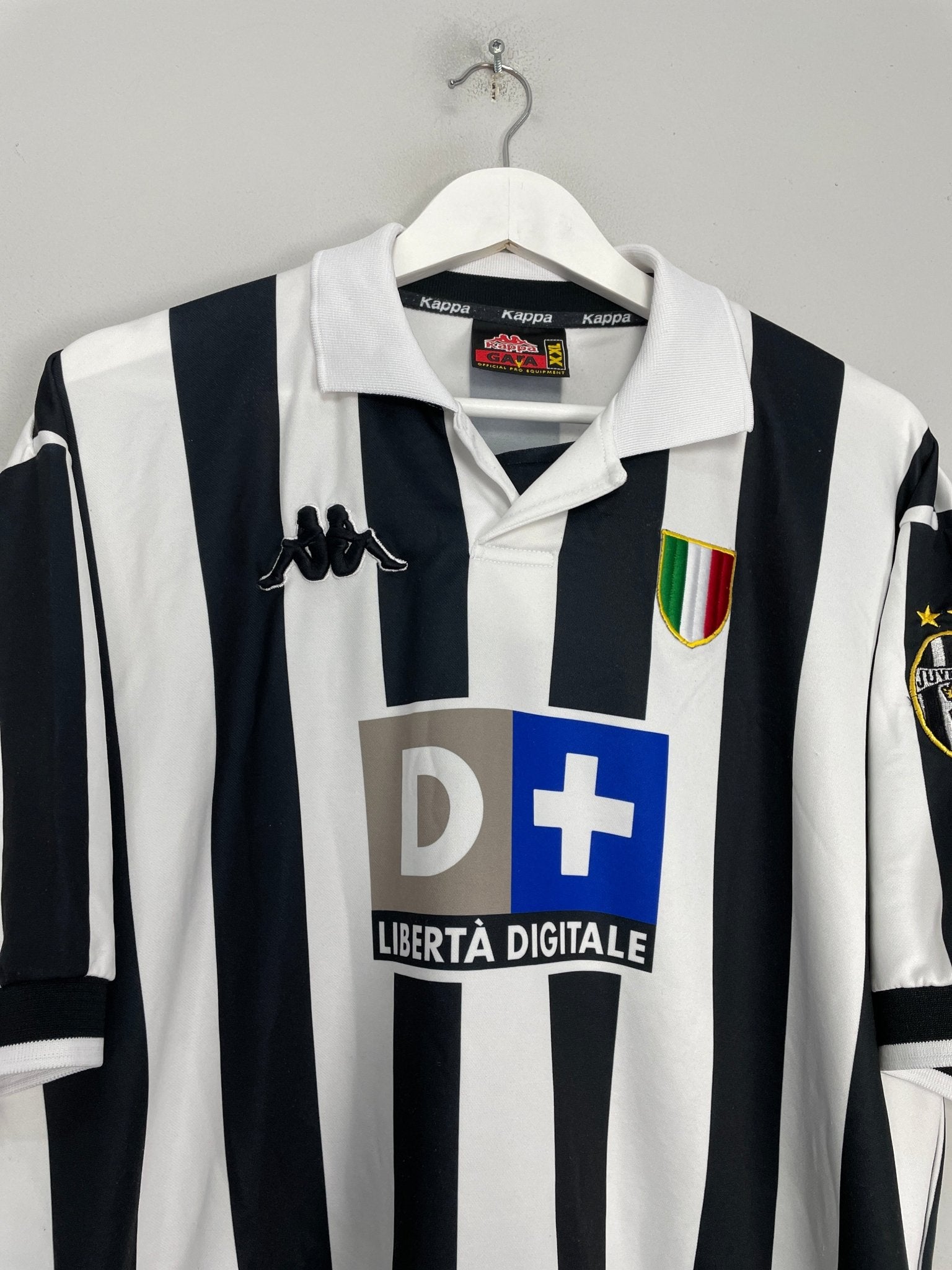 Shop 1998/99 JUVENTUS DEL PIERO #10 HOME SHIRT (XXL) KAPPA, classic football shirts, vintage football shirts & retro soccer jerseys at Cult Kits