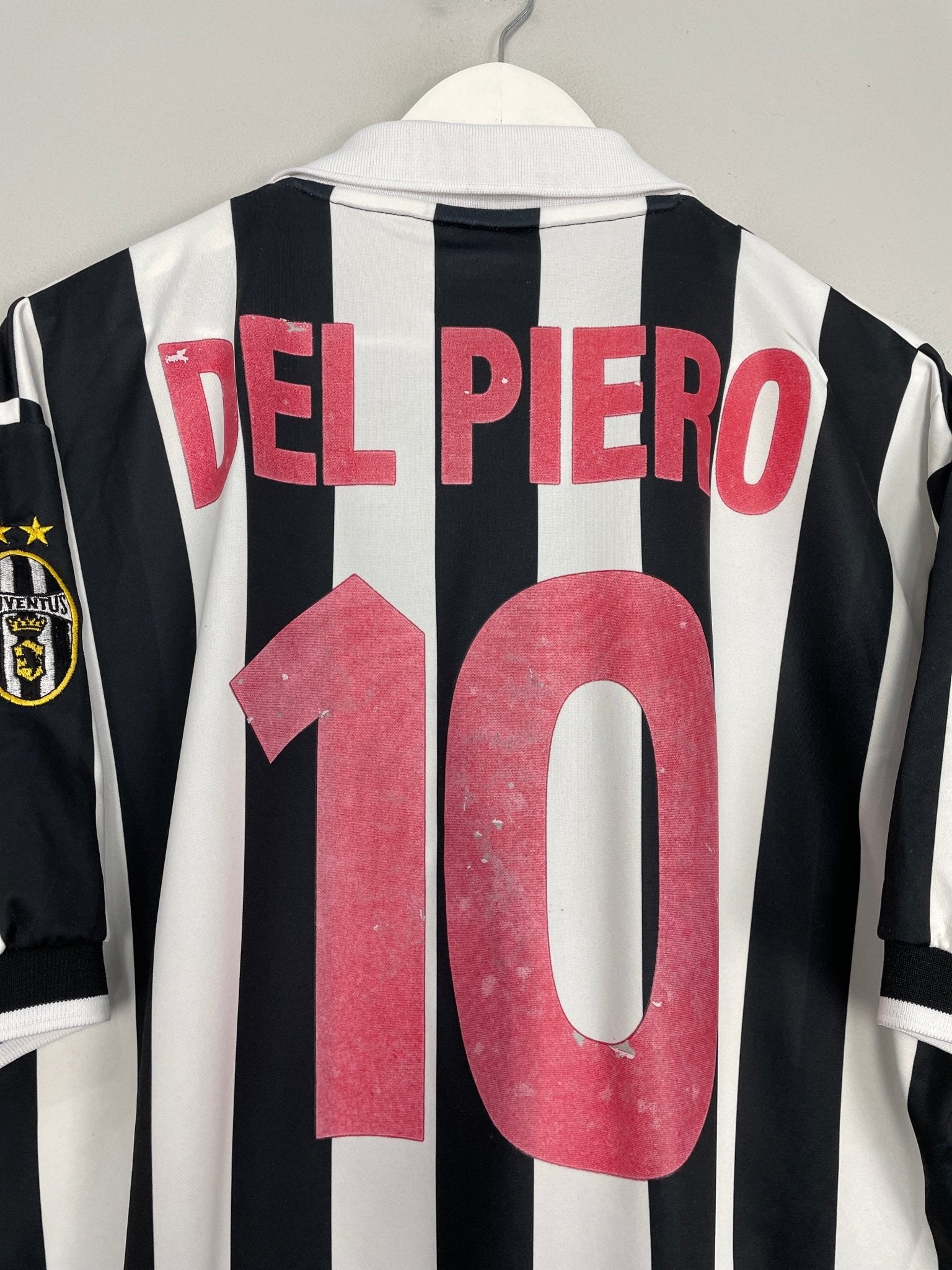 Shop 1998/99 JUVENTUS DEL PIERO #10 HOME SHIRT (XXL) KAPPA, classic football shirts, vintage football shirts & retro soccer jerseys at Cult Kits
