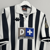 Shop 1998/99 JUVENTUS HOME SHIRT (XL) KAPPA, classic football shirts, vintage football shirts & retro soccer jerseys at Cult Kits