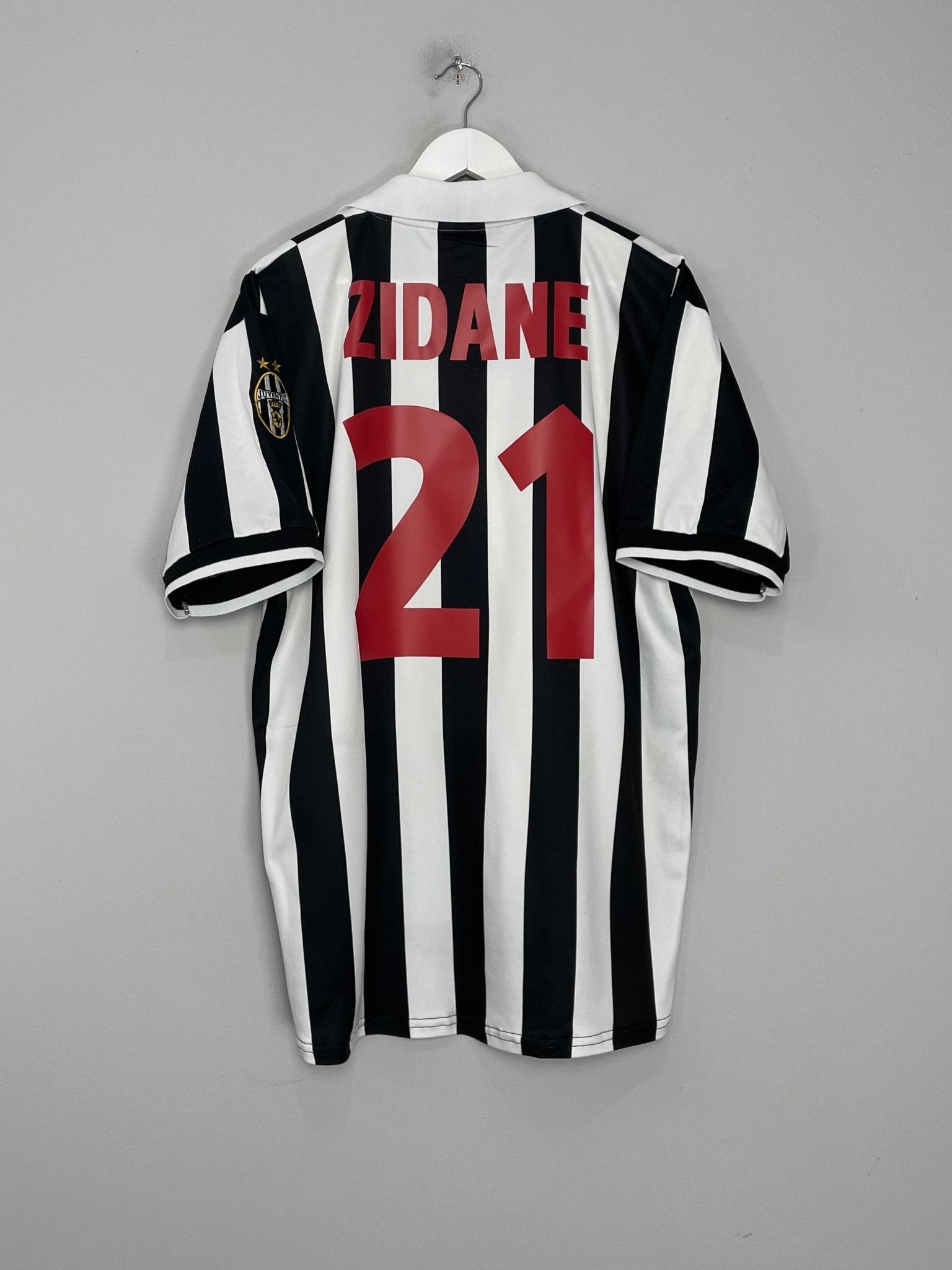 Shop 1998/99 JUVENTUS ZIDANE #21 HOME SHIRT (XL) KAPPA, classic football shirts, vintage football shirts & retro soccer jerseys at Cult Kits
