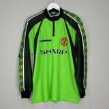 Shop 1998/99 MANCHESTER UNITED GK SHIRT (M) UMBRO, classic football shirts, vintage football shirts & retro soccer jerseys at Cult Kits