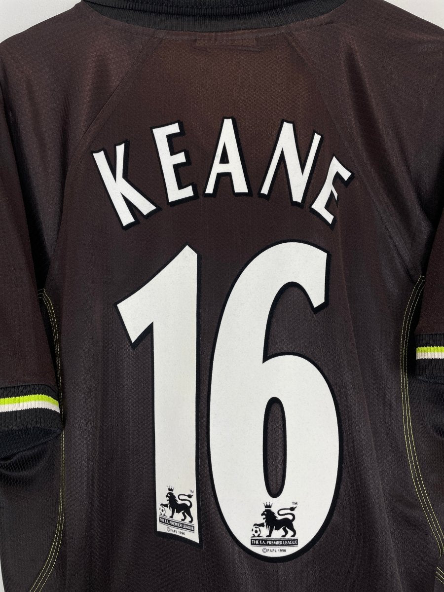 1998/99 MANCHESTER UNITED KEANE 16 AWAY SHIRT (L) UMBRO - Cult Kits - Large - Buy Vintage Football Shirts, Authentic Retro Football Shirts For Sale, Classic Football Shirts & Soccer Jersey