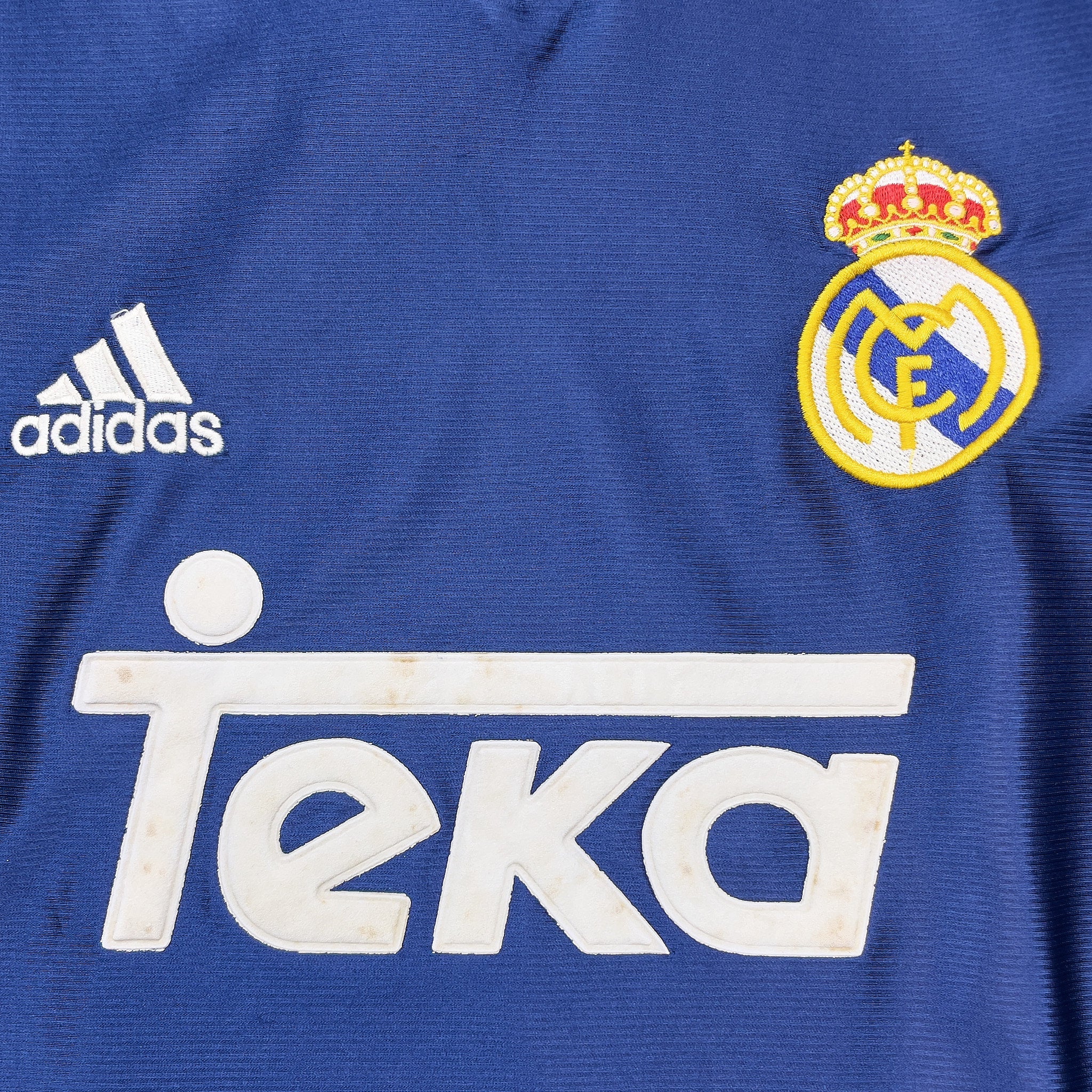 Buy 1998/99 Real Madrid R.Carlos 3 Third Shirt (M) Adidas ~ Free worldwide shipping ~ Authentic Vintage Football Shirts from Cult Kits