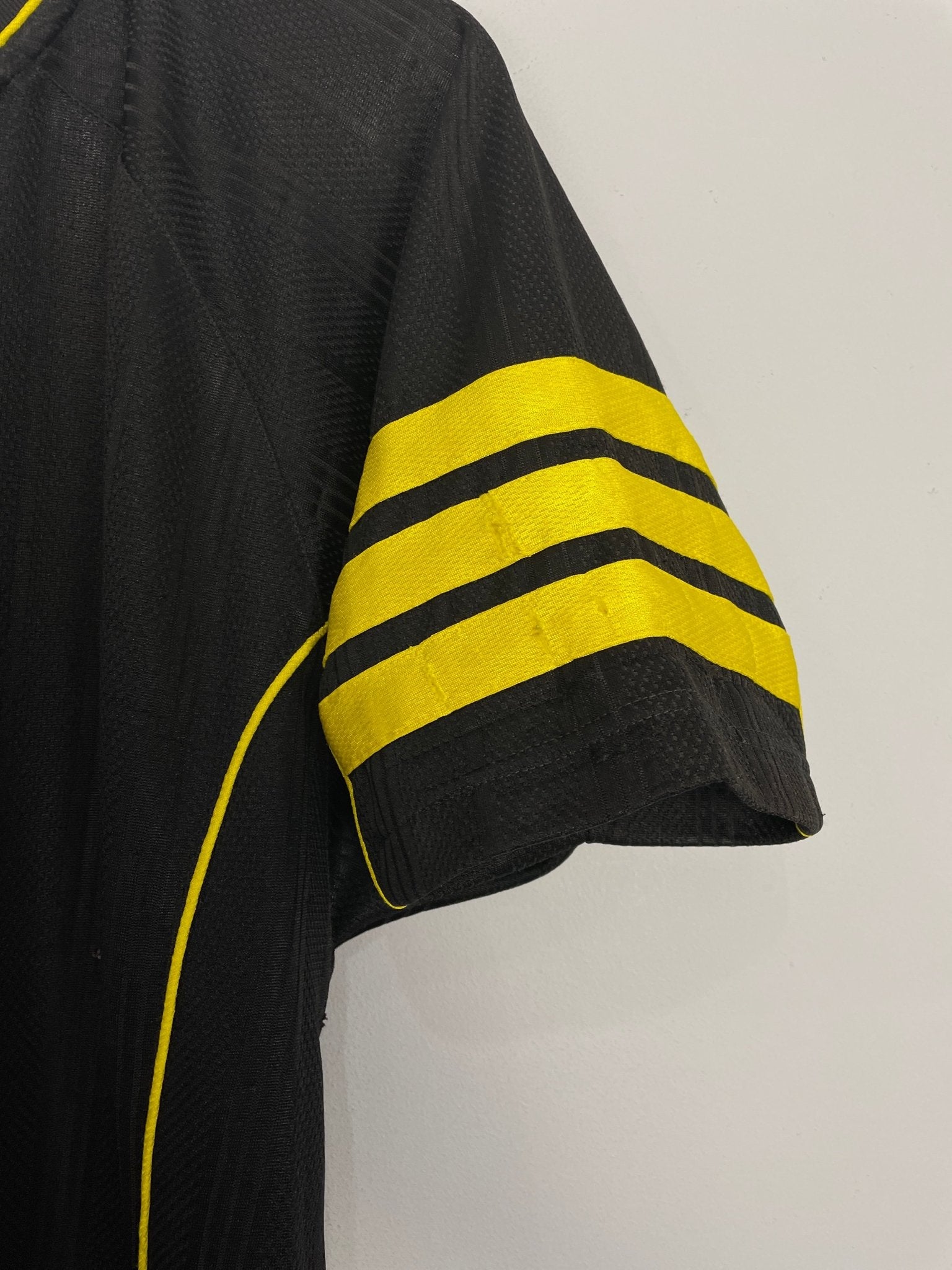 Shop 1999 COLUMBUS CREW AWAY SHIRT (L) ADIDAS, classic football shirts, vintage football shirts & retro soccer jerseys at Cult Kits