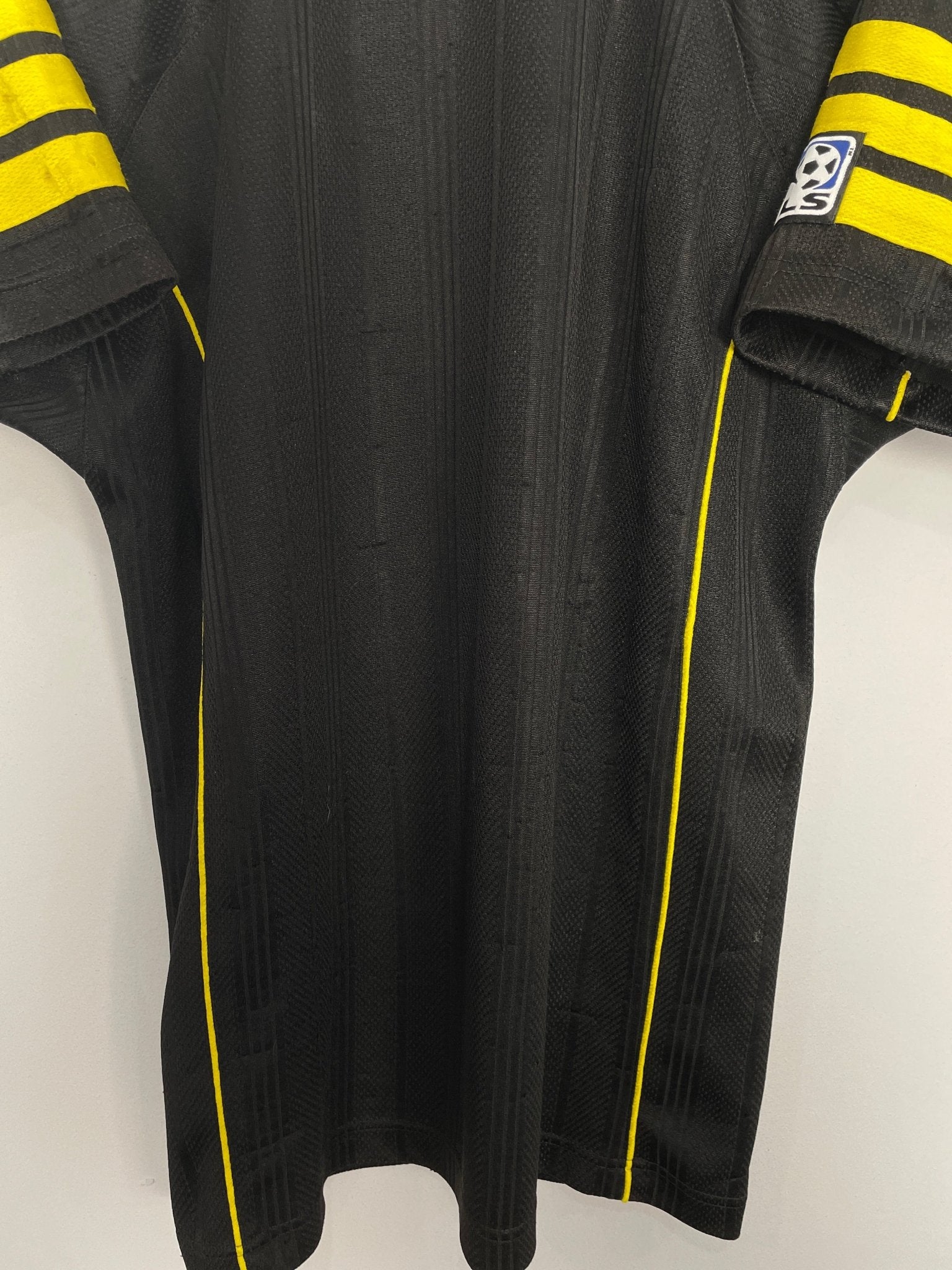 Shop 1999 COLUMBUS CREW AWAY SHIRT (L) ADIDAS, classic football shirts, vintage football shirts & retro soccer jerseys at Cult Kits