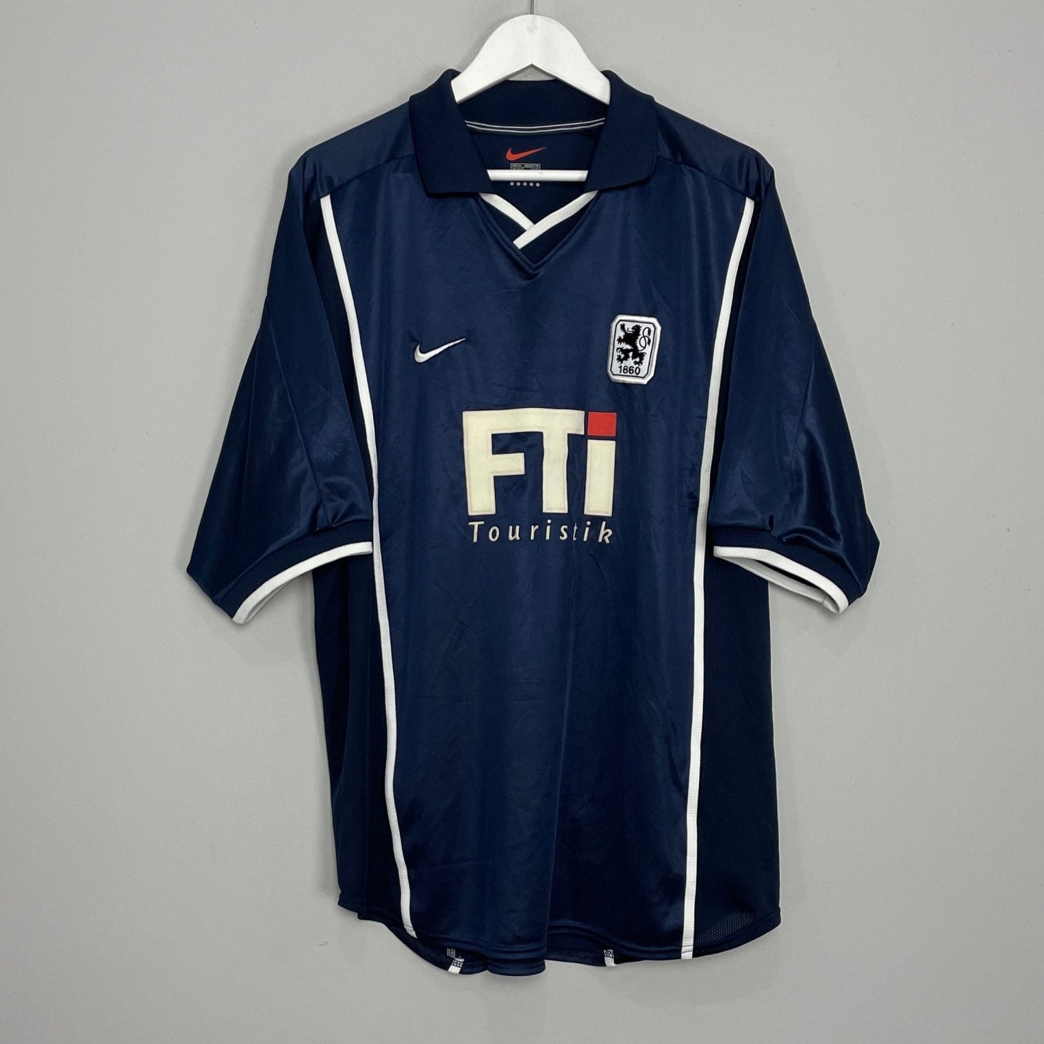 Shop 1999/00 1860 MUNICH AWAY SHIRT (XL) NIKE, classic football shirts, vintage football shirts & retro soccer jerseys at Cult Kits