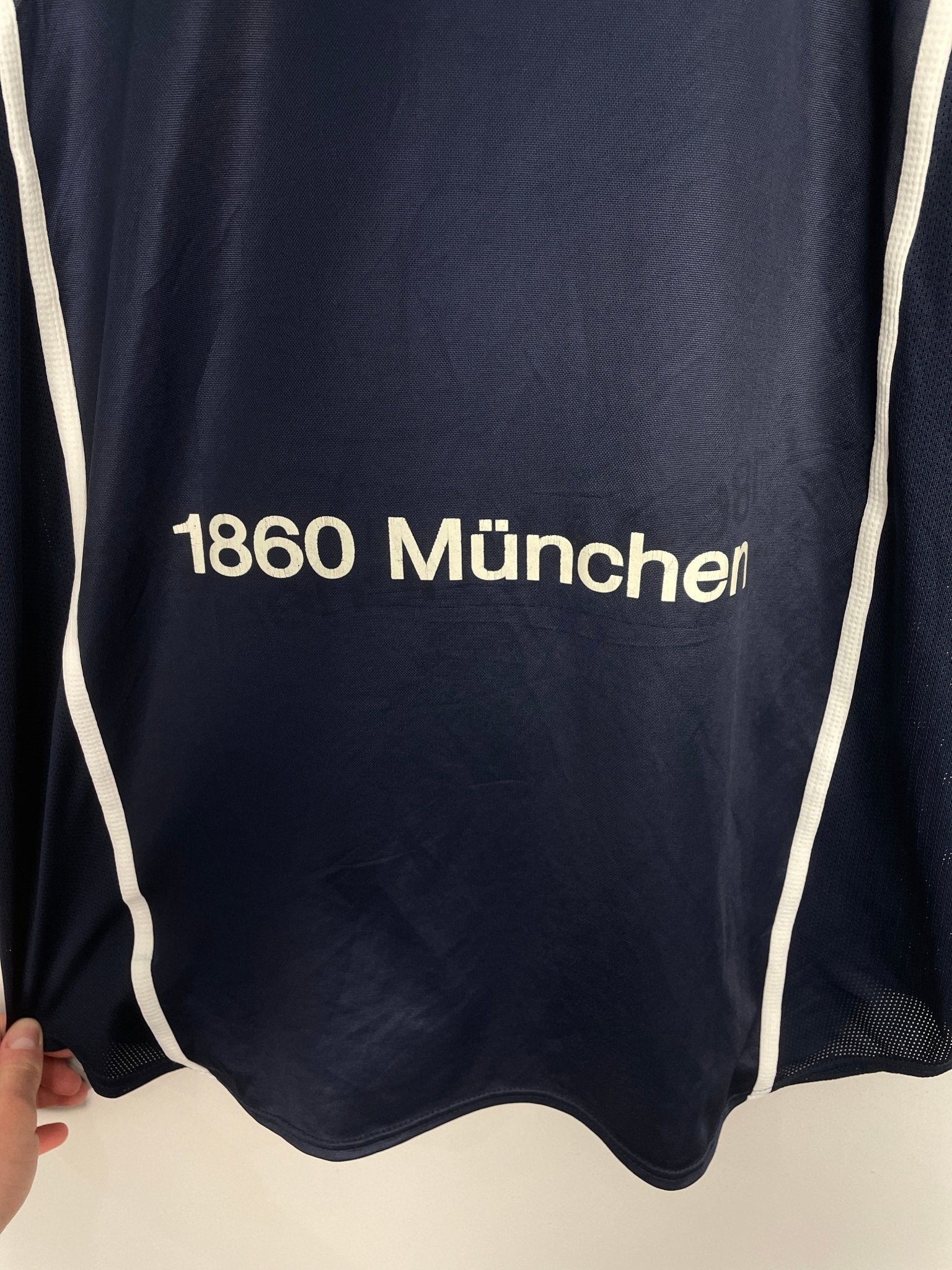 Shop 1999/00 1860 MUNICH AWAY SHIRT (XL) NIKE, classic football shirts, vintage football shirts & retro soccer jerseys at Cult Kits