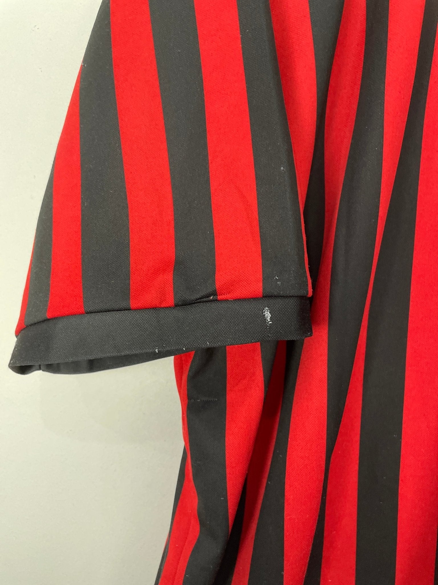 Shop 1999/00 AC MILAN CENTENARY HOME SHIRT (XL) ADIDAS, classic football shirts, vintage football shirts & retro soccer jerseys at Cult Kits