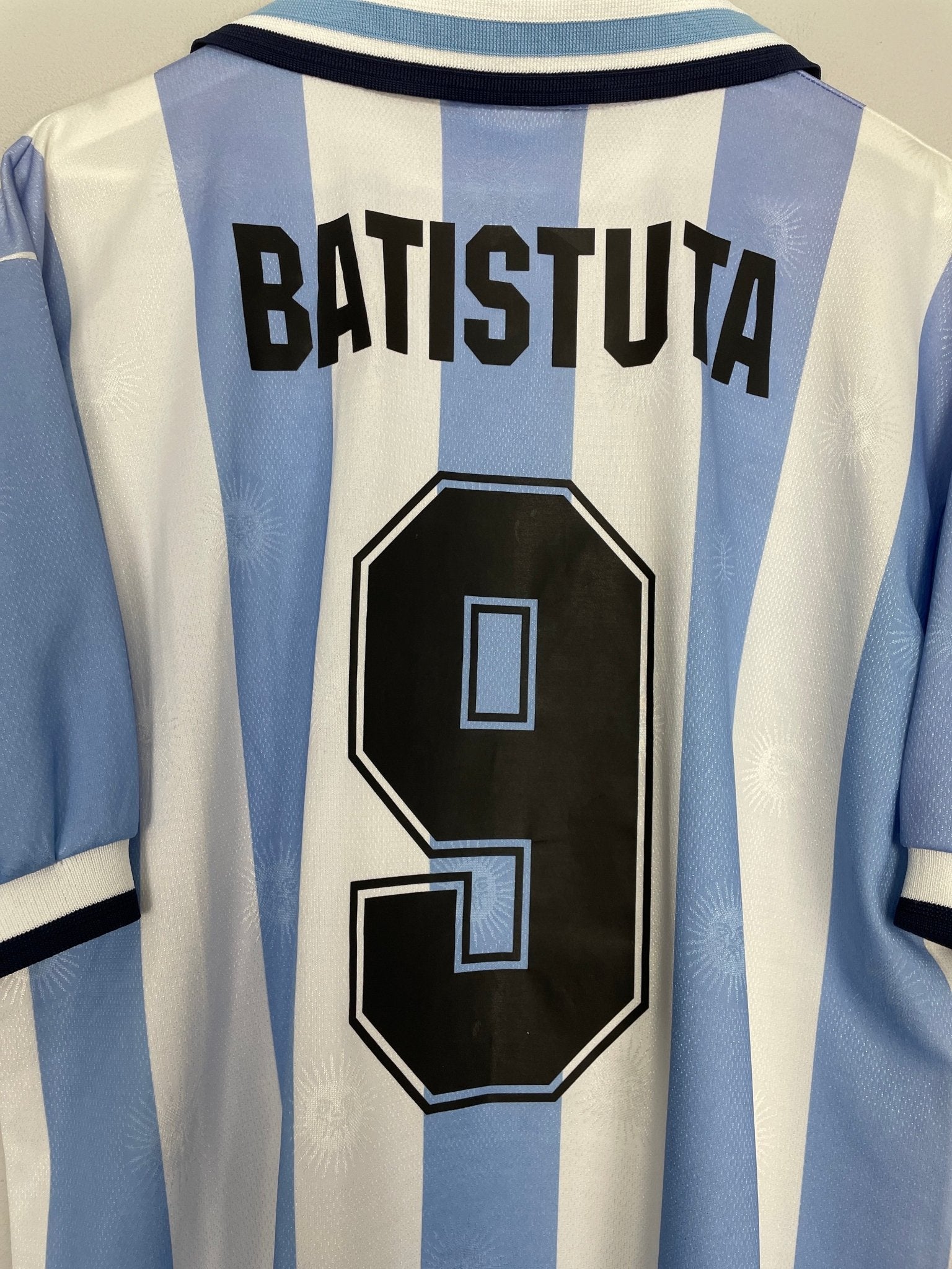 Shop 1999/00 ARGENTINA BATISTUTA #9 HOME SHIRT (M) REEBOK, classic football shirts, vintage football shirts & retro soccer jerseys at Cult Kits