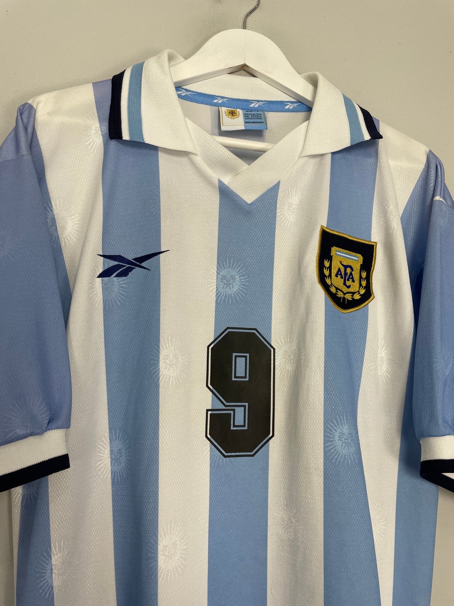 Shop 1999/00 ARGENTINA BATISTUTA #9 HOME SHIRT (M) REEBOK, classic football shirts, vintage football shirts & retro soccer jerseys at Cult Kits