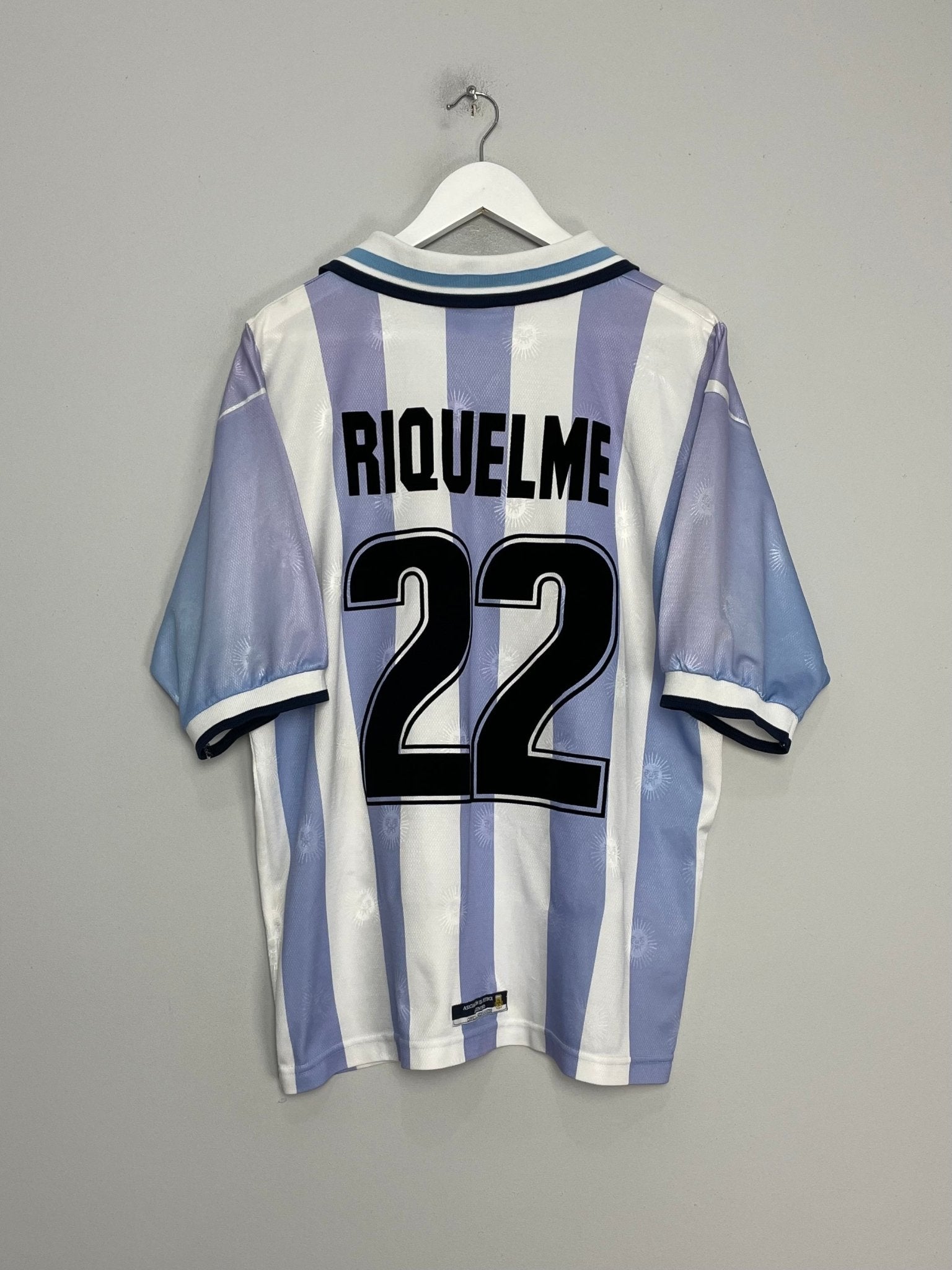 Shop 1999/00 ARGENTINA RIQUELME #22 HOME SHIRT (L) REEBOK, classic football shirts, vintage football shirts & retro soccer jerseys at Cult Kits